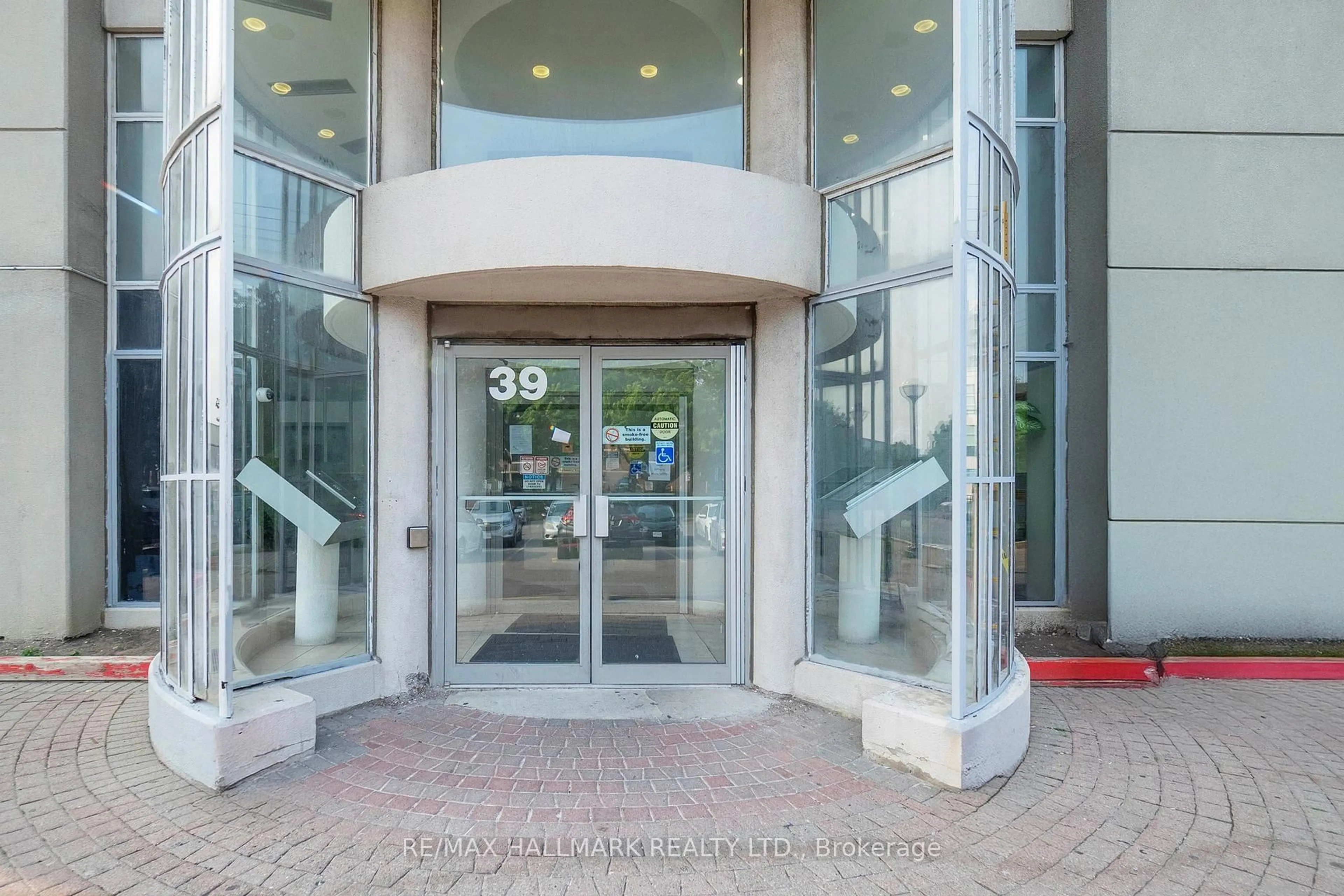 Indoor foyer for 39 Kimbercroft Crt #411, Toronto Ontario M1S 5B5