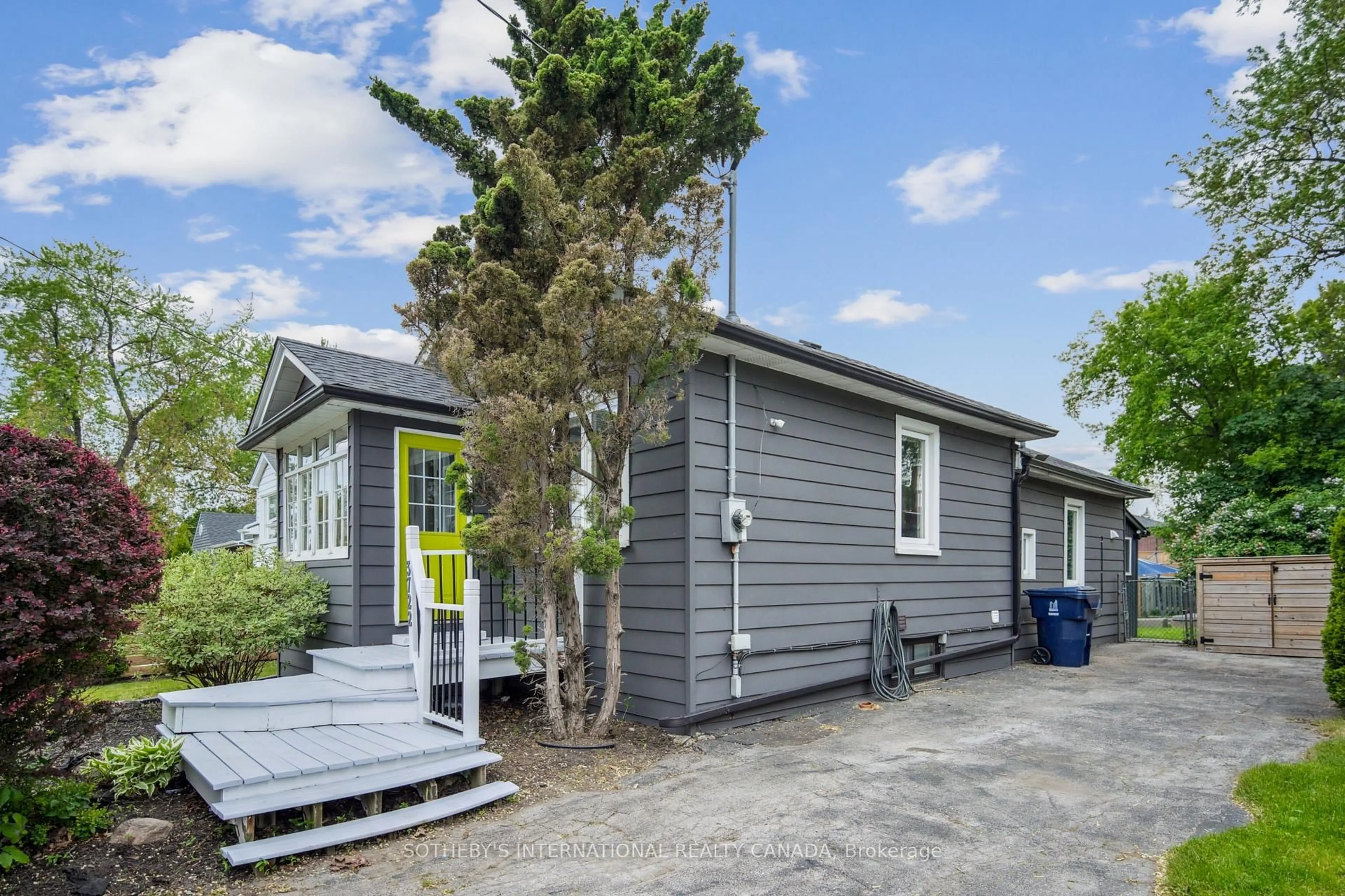 A pic from outside/outdoor area/front of a property/back of a property/a pic from drone, street for 3722 St. Clair Ave, Toronto Ontario M1M 1T6