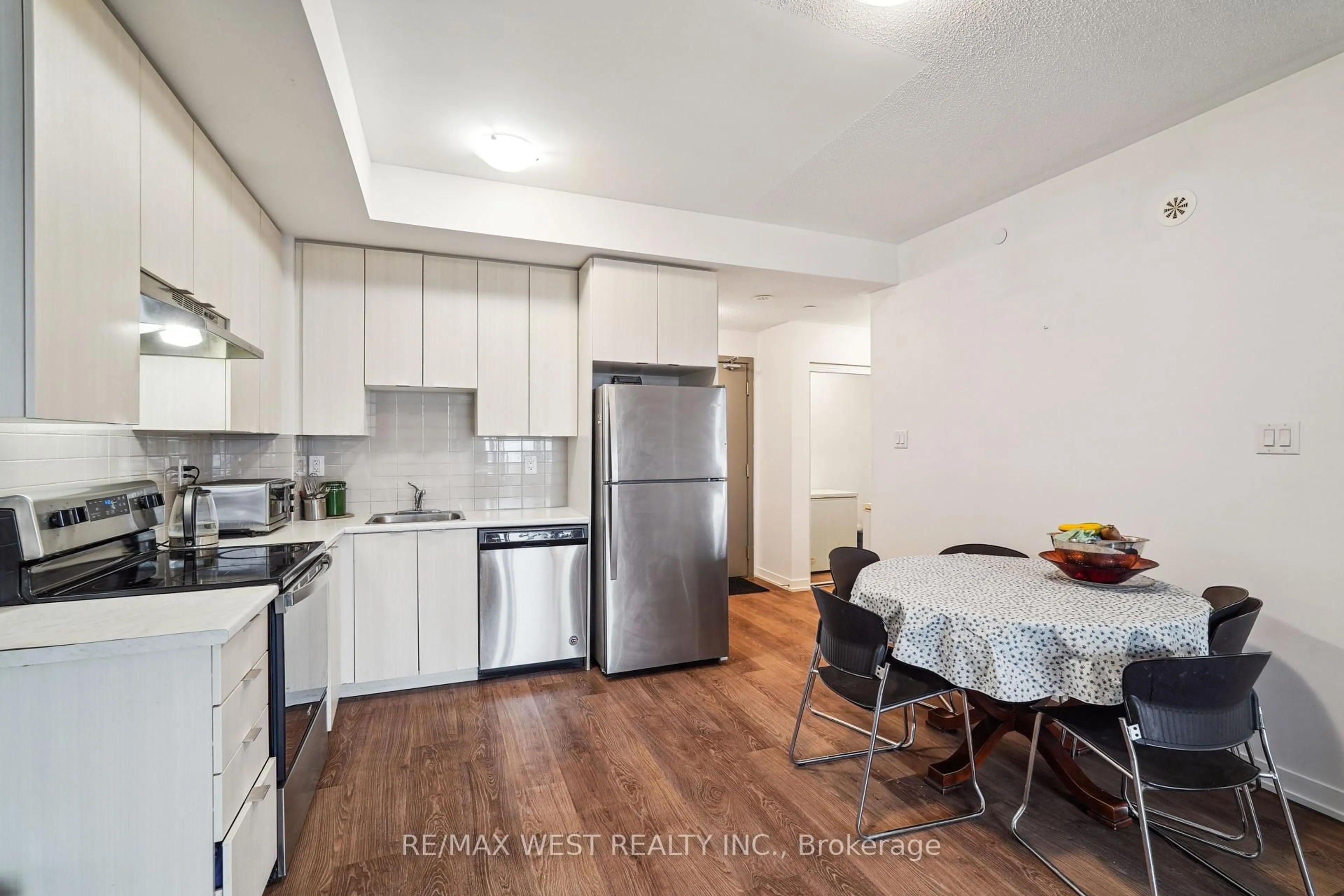 Standard kitchen, unknown for 5155 Sheppard Ave #410, Toronto Ontario M1B 0C8