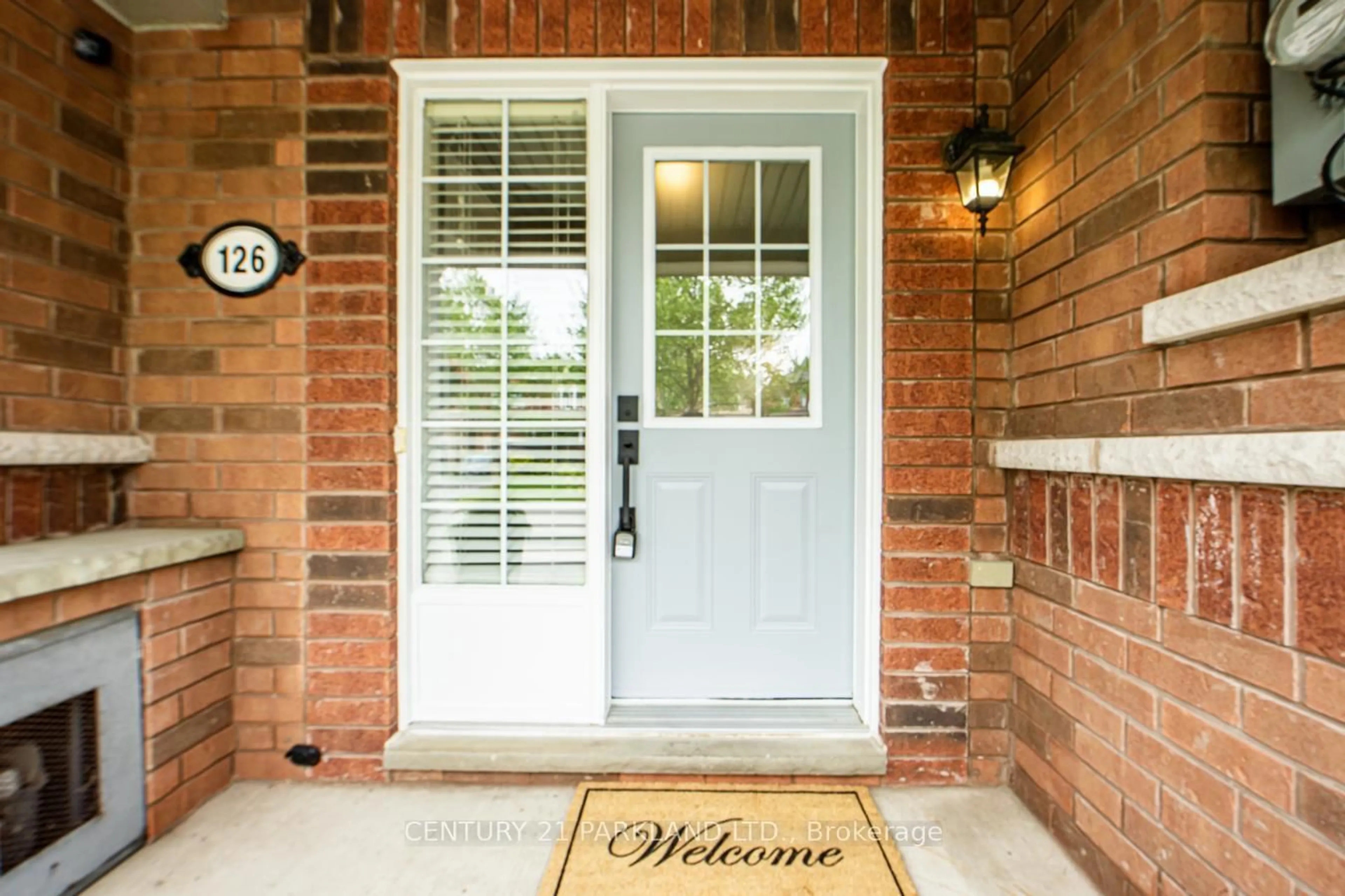 Indoor entryway for 126 Oceanpearl Cres, Whitby Ontario L1N 0C4