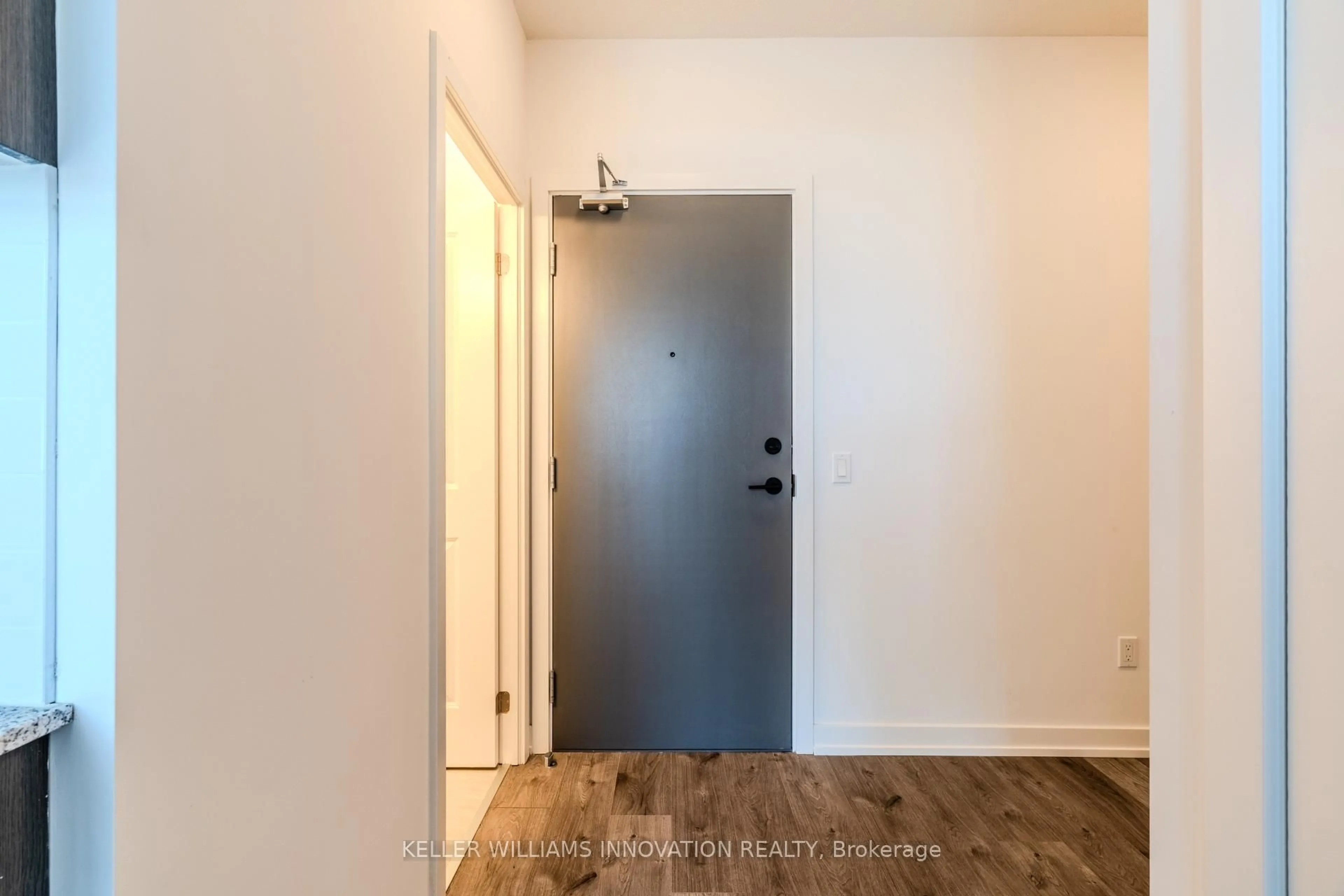 Indoor entryway for 1010 Dundas St #311, Whitby Ontario L1N 2K2