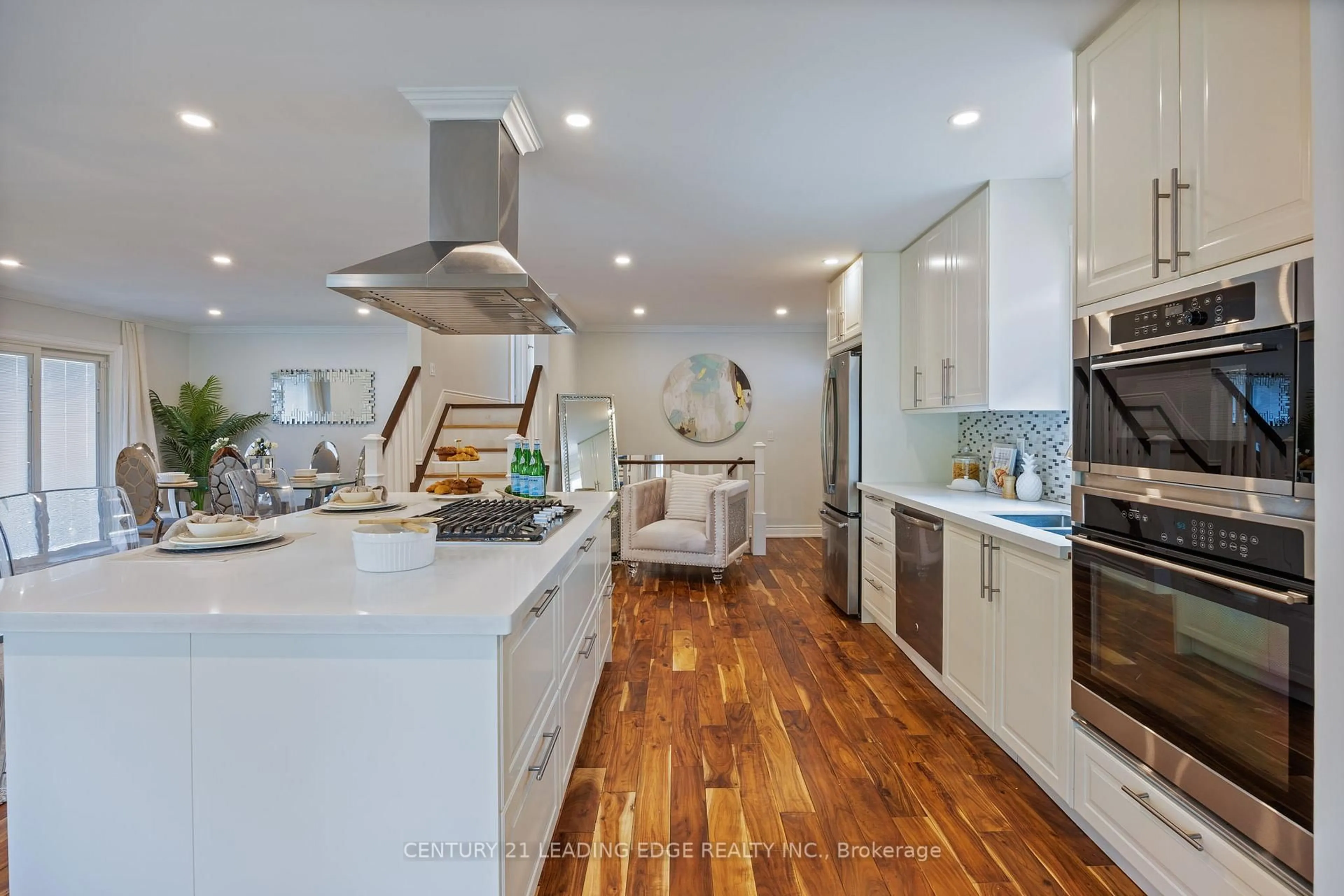 Open concept kitchen, unknown for 7 Flemington Crt, Whitby Ontario L1N 5X1