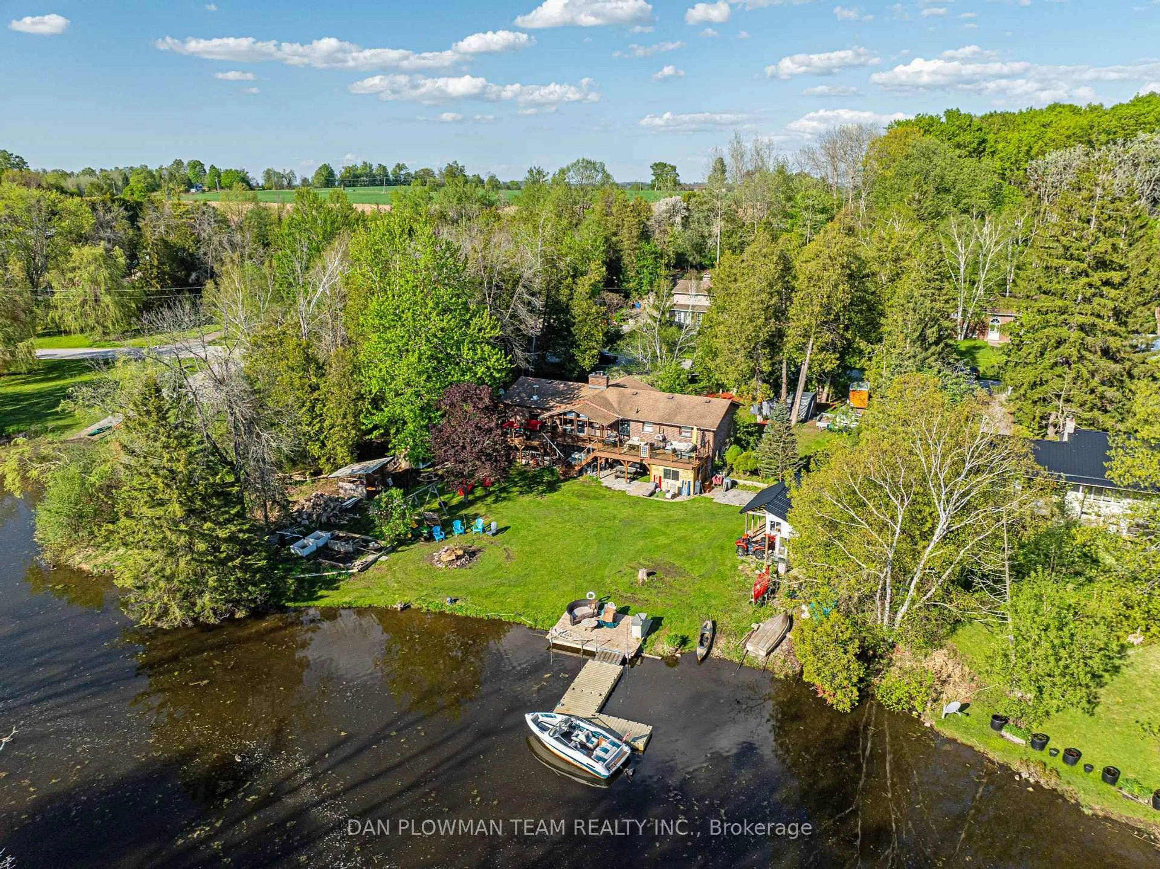 A pic from outside/outdoor area/front of a property/back of a property/a pic from drone, water/lake/river/ocean view for 32 Nonquon Dr, Scugog Ontario L0C 1G0