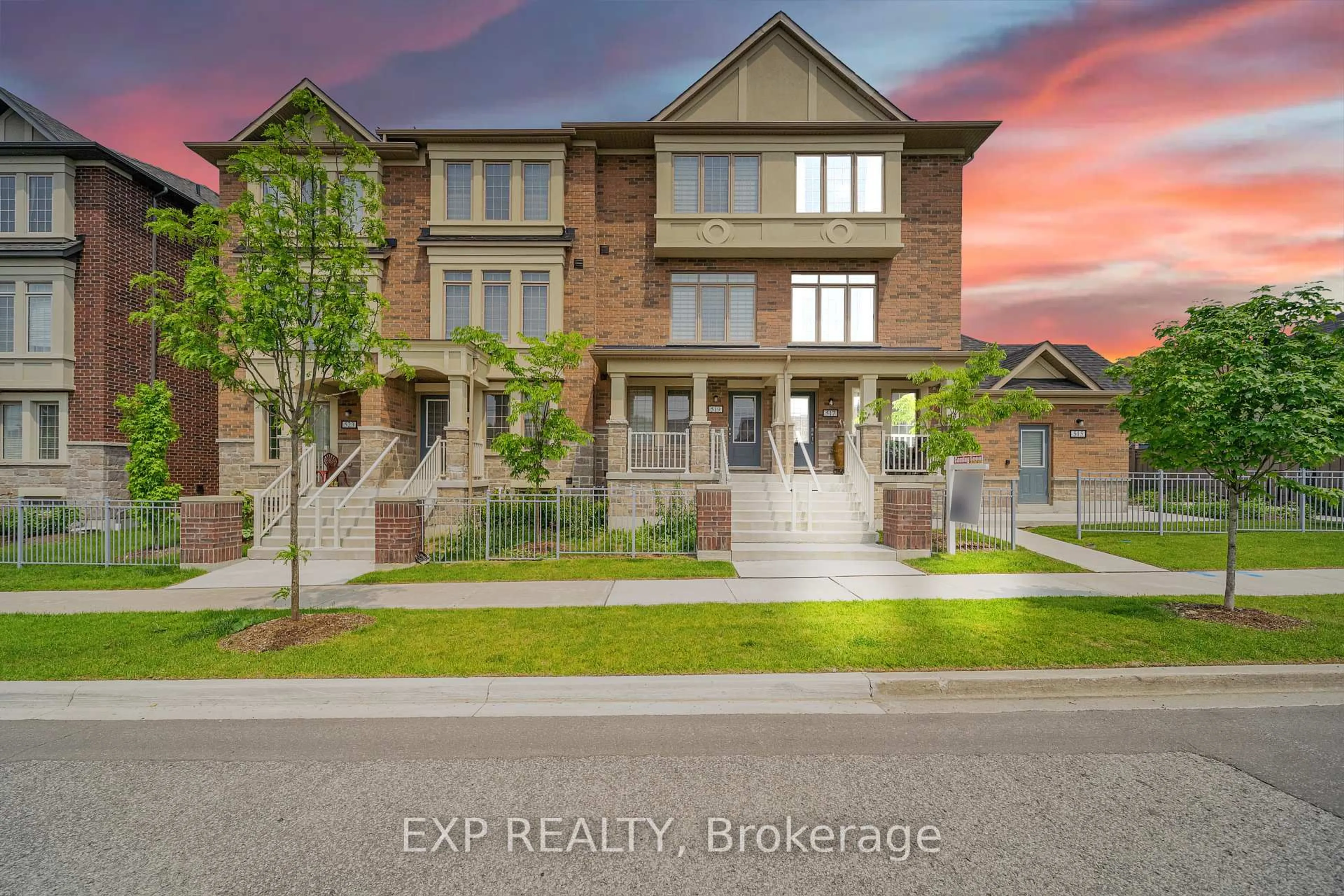 A pic from outside/outdoor area/front of a property/back of a property/a pic from drone, street for 517 Old Harwood Ave, Ajax Ontario L1Z 0V2