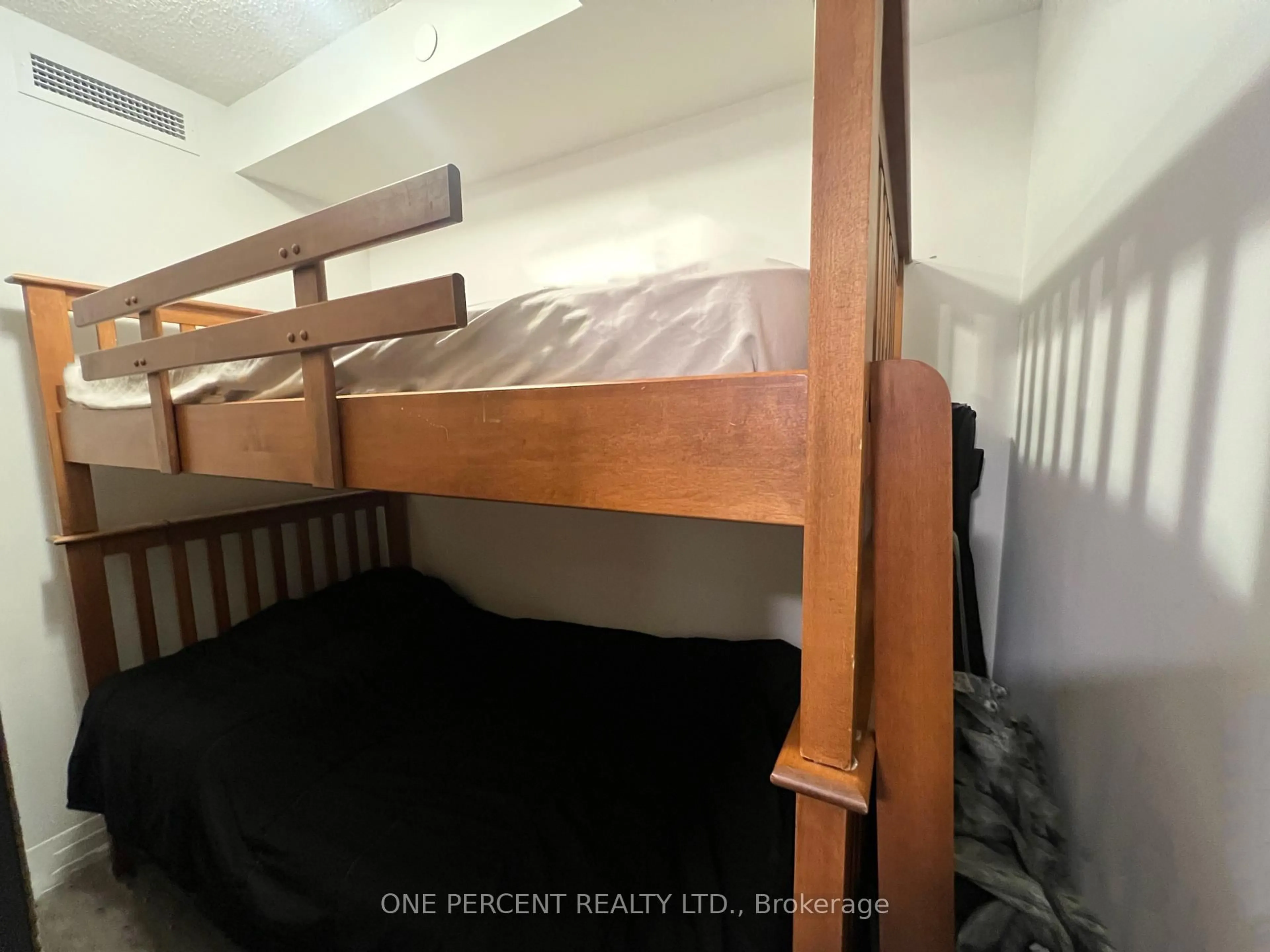 A pic of a room for 20 Meadowglen Pl #2108, Toronto Ontario M1G 0A9