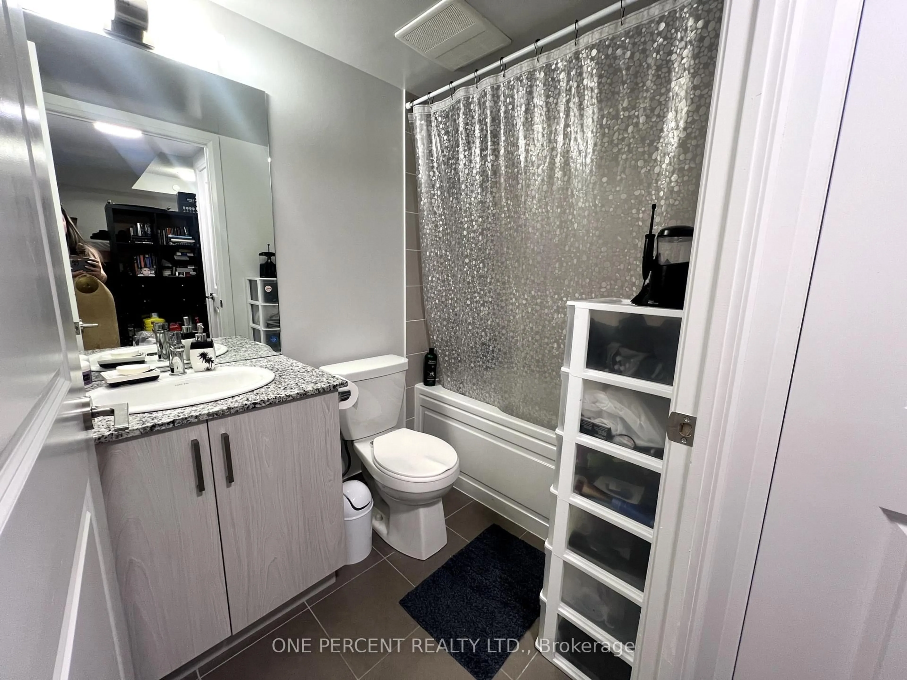 Standard bathroom, unknown for 20 Meadowglen Pl #2108, Toronto Ontario M1G 0A9