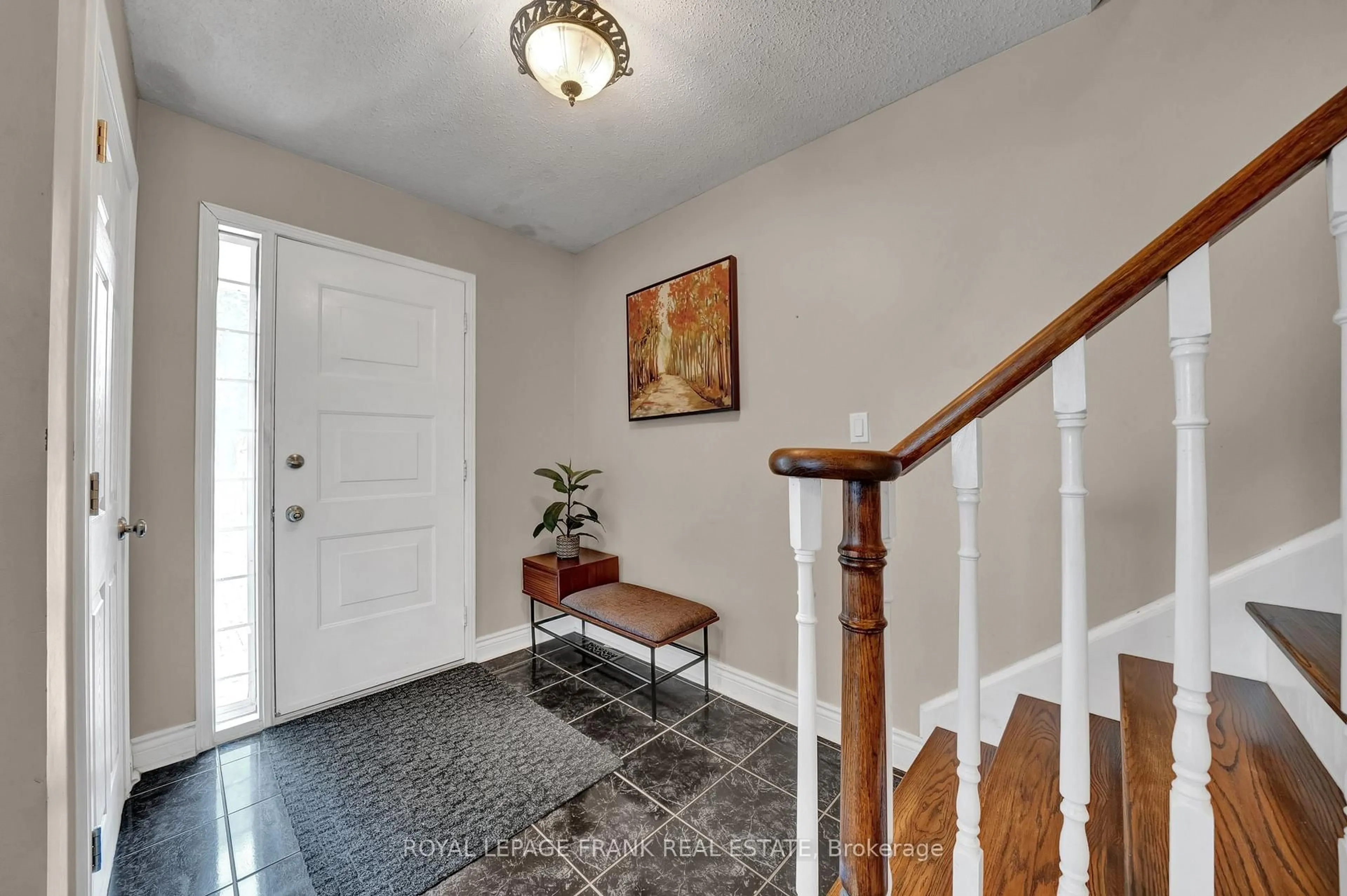 Indoor entryway for 848 Attersley Dr, Oshawa Ontario L1K 1T9