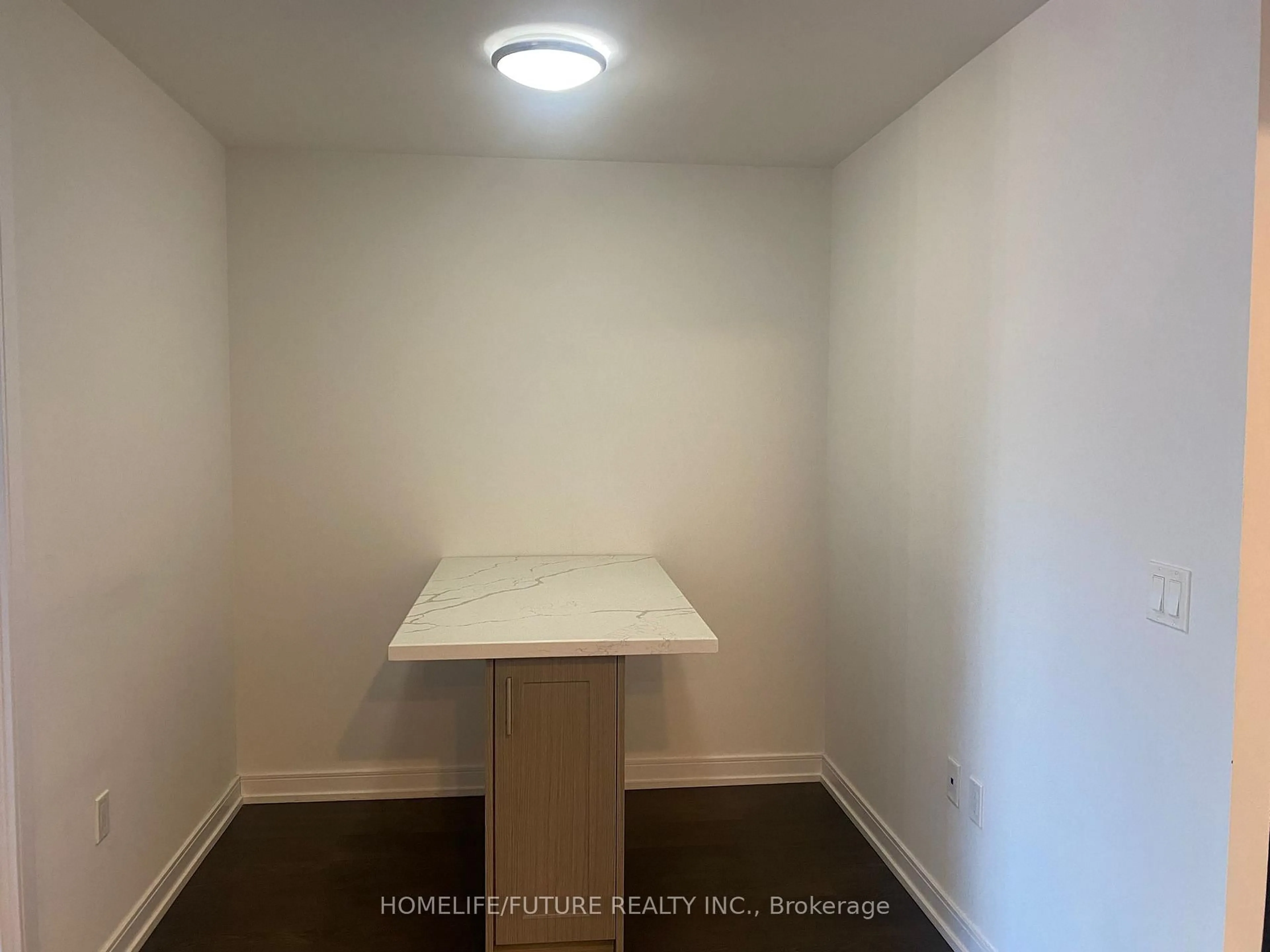 A pic of a room for 225 Village Green Sq #204, Toronto Ontario M1S 0N4