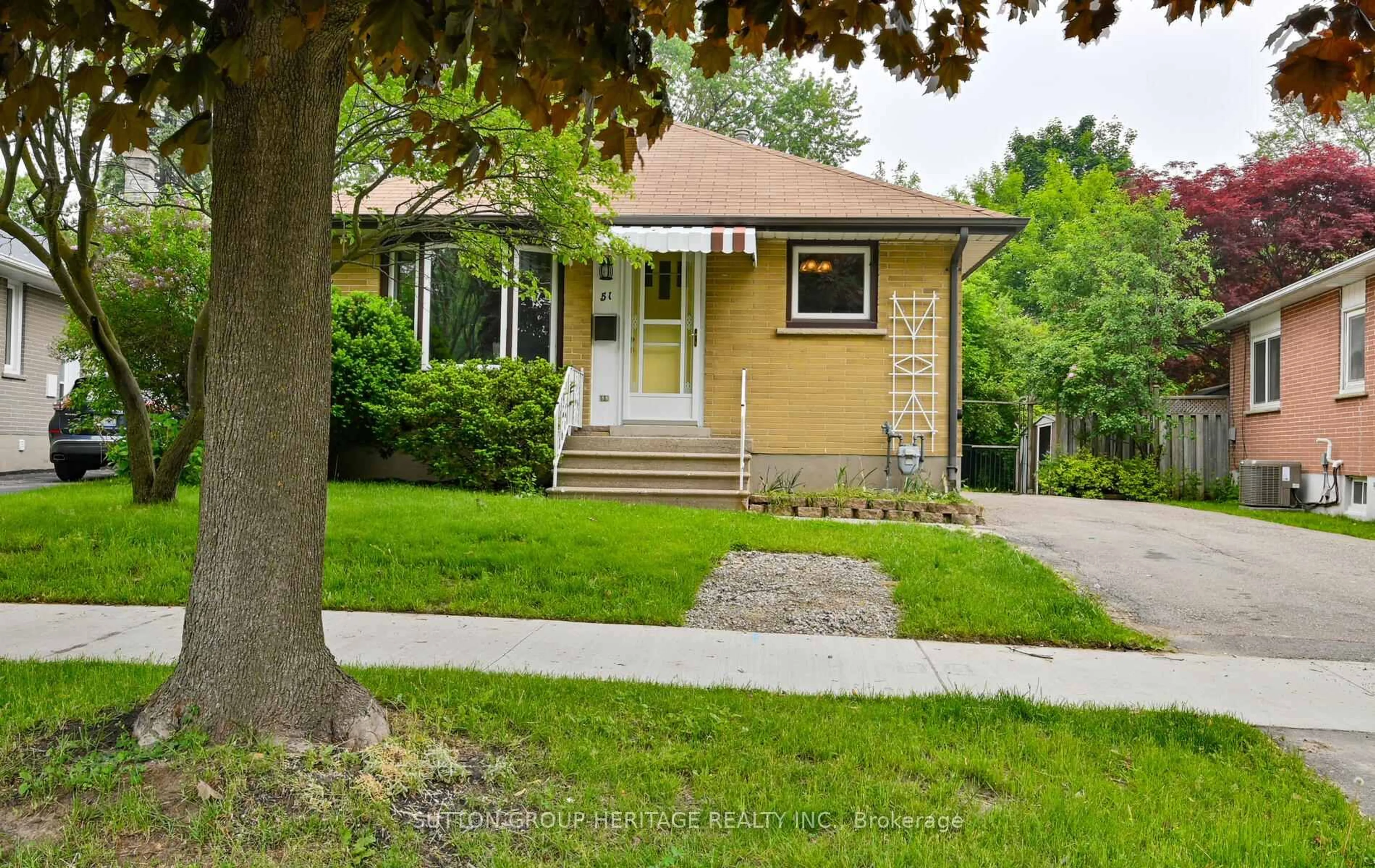 Home with vinyl exterior material, street for 51 Admiral Rd, Ajax Ontario L1S 2N8