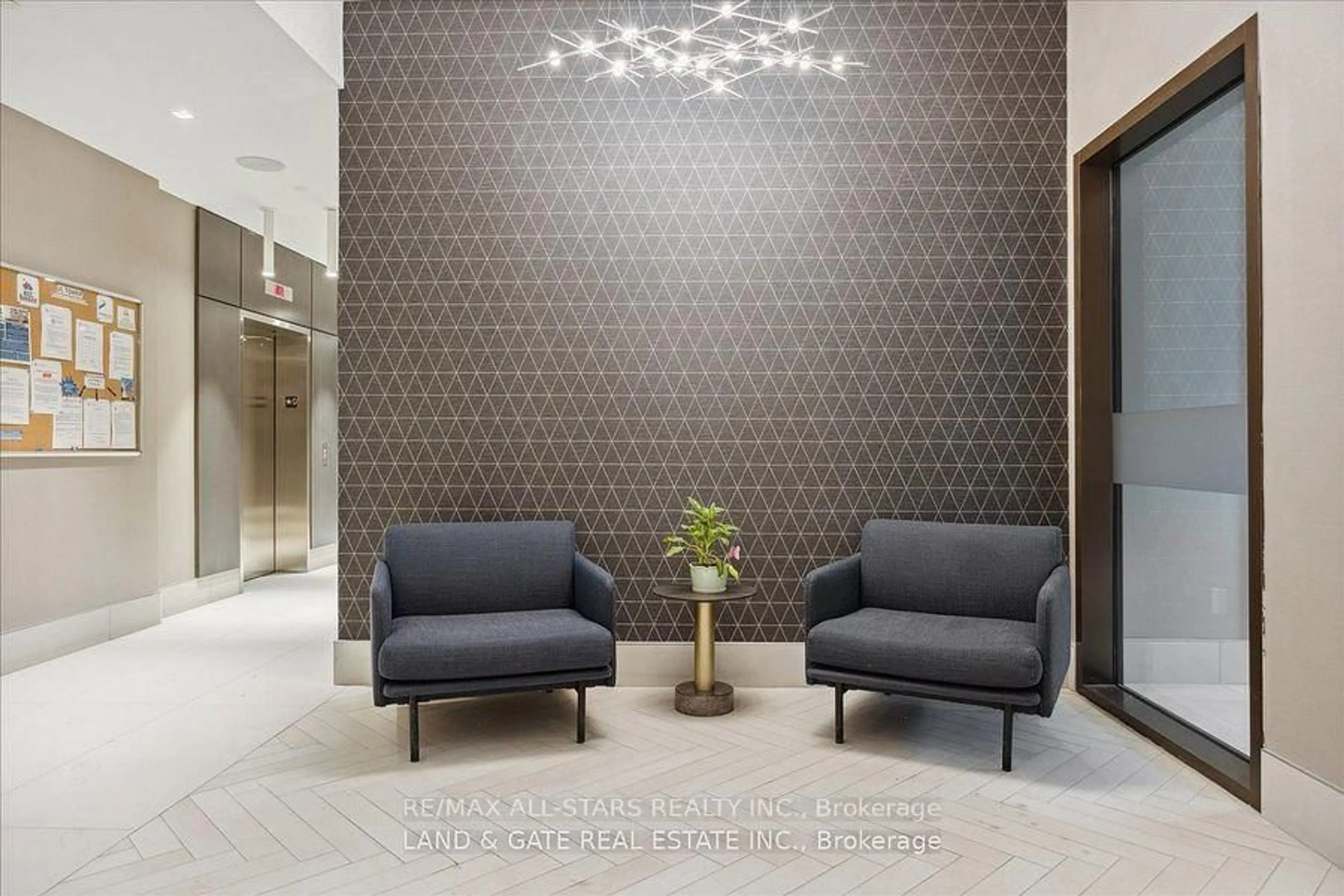 Lobby for 2550 Simcoe St #214, Oshawa Ontario L1L 0R5