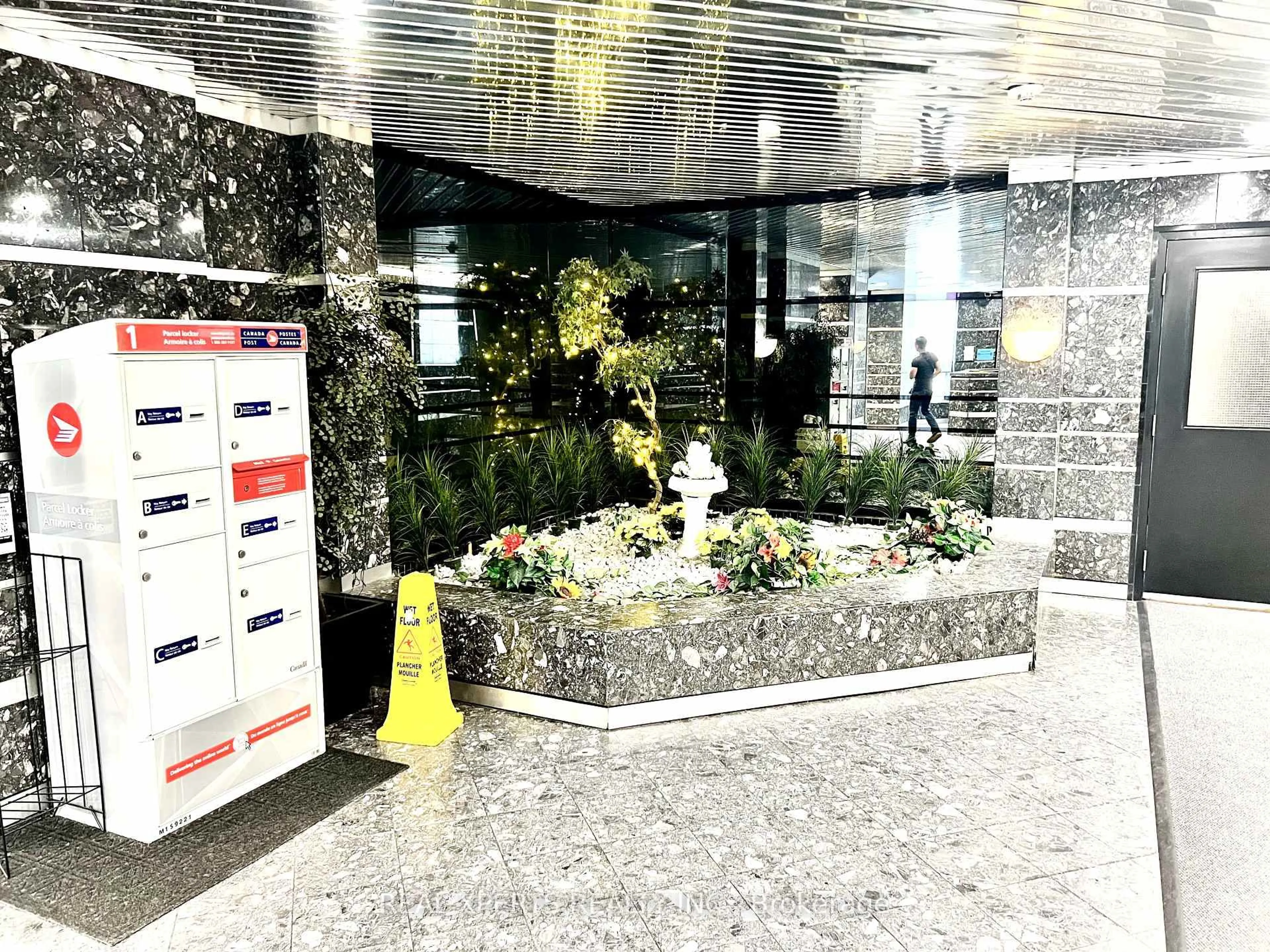 Lobby for 4727 Sheppard Ave #802, Toronto Ontario M1S 5B3