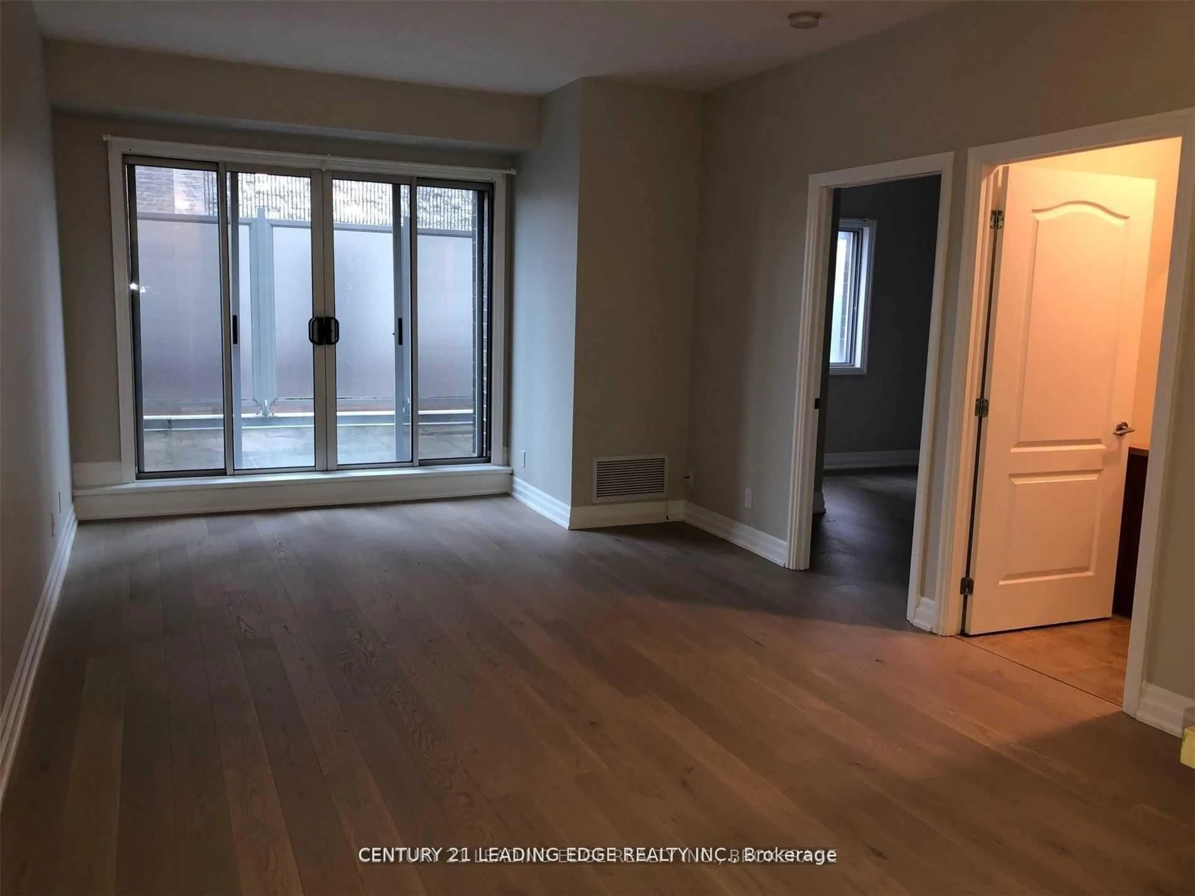 A pic of a room for 44 Bond St #302, Oshawa Ontario L1G 6R2