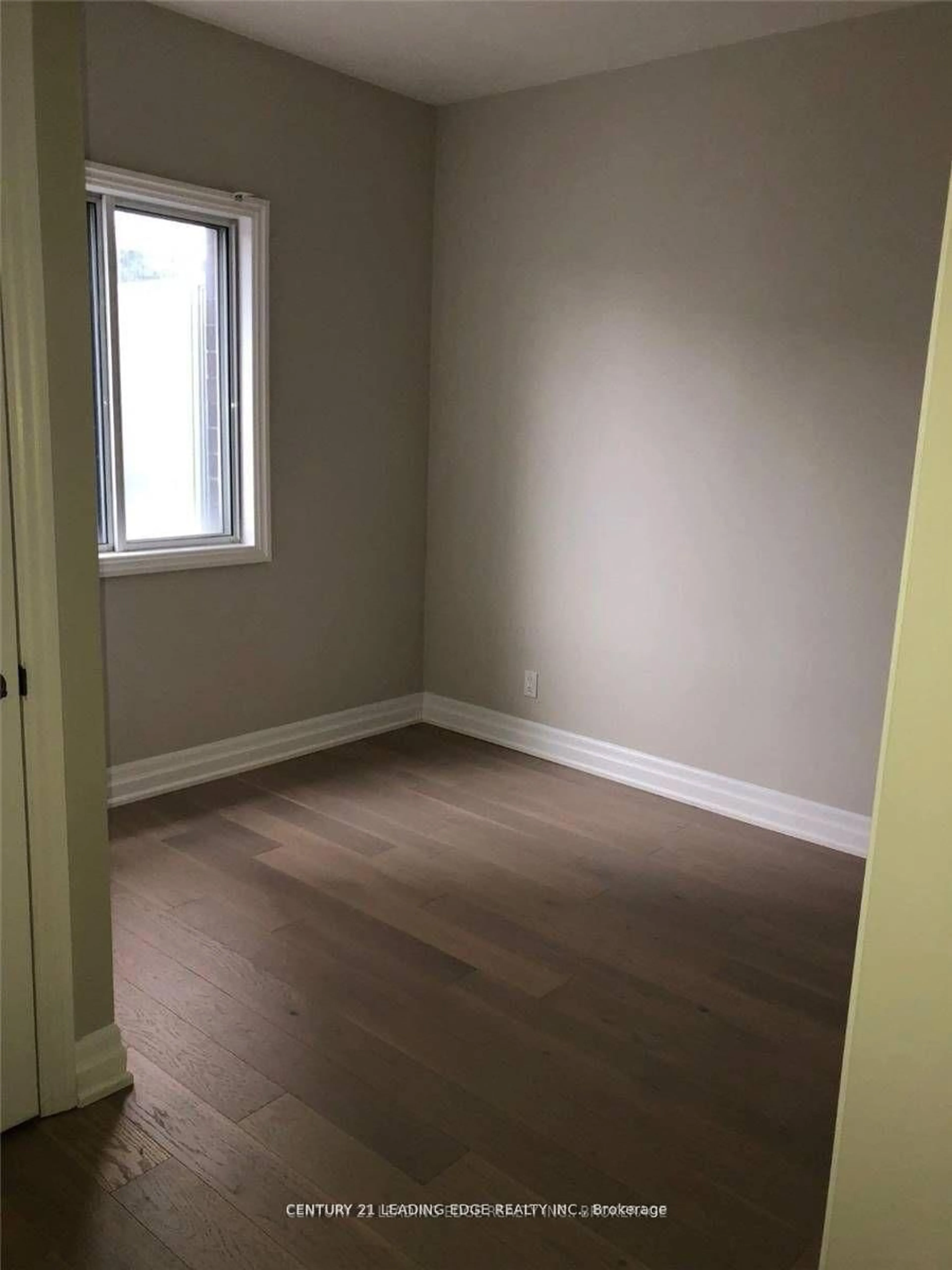 A pic of a room for 44 Bond St #302, Oshawa Ontario L1G 6R2