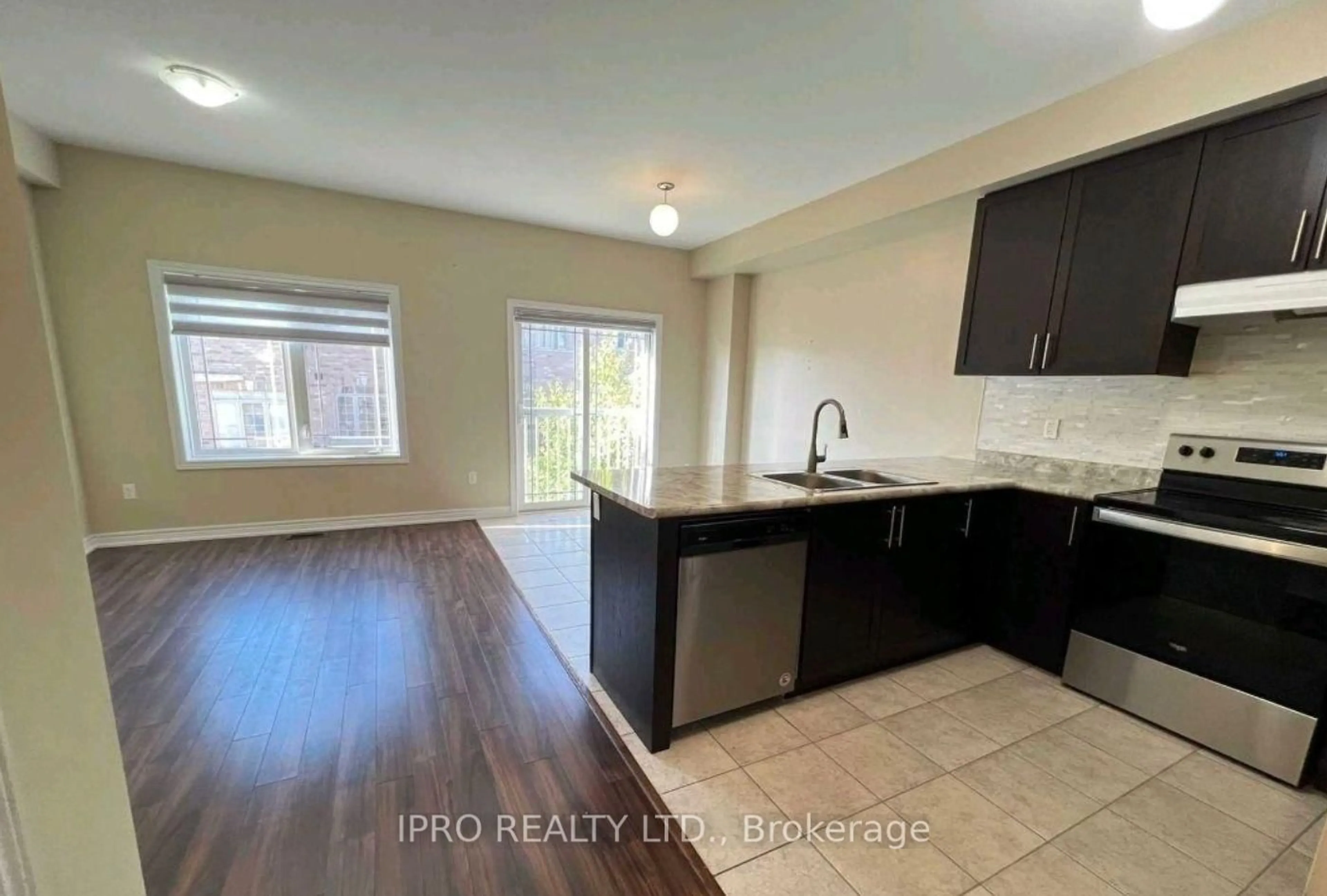 A pic of a room for 4 Waterstone Way, Whitby Ontario L1N 5Z7