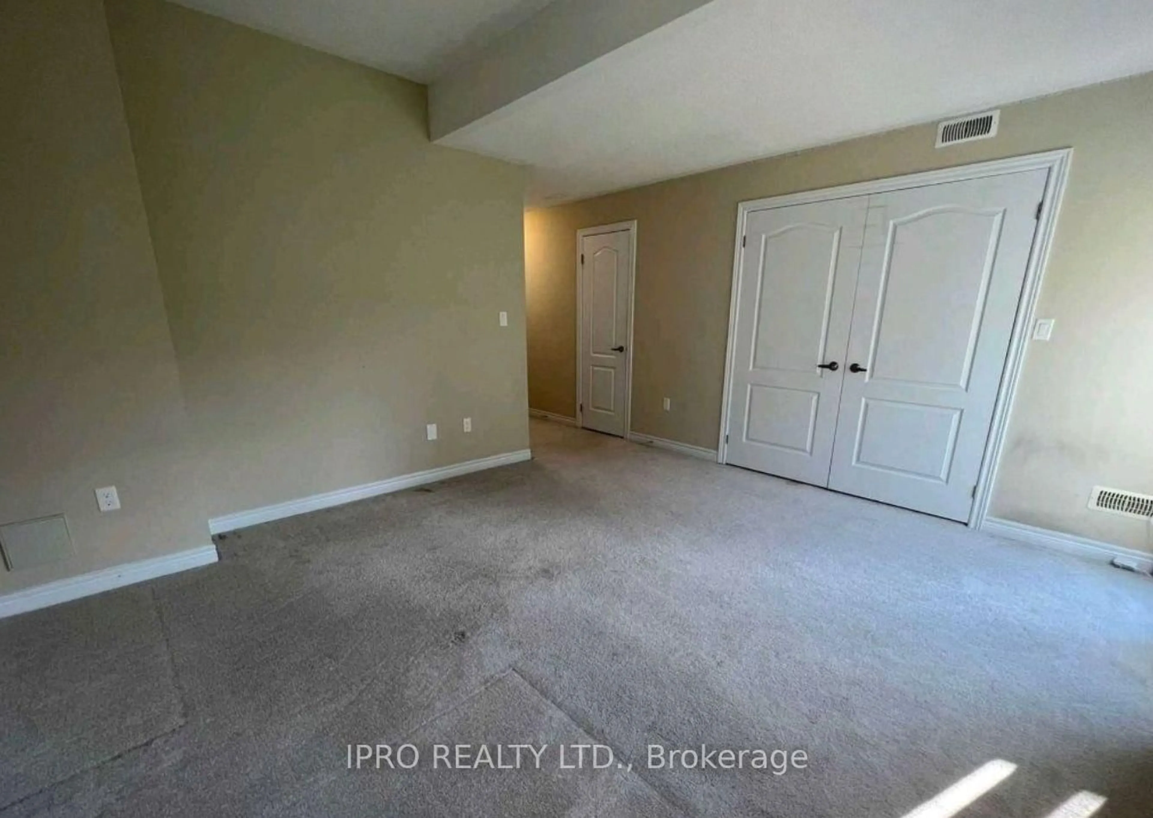 A pic of a room for 4 Waterstone Way, Whitby Ontario L1N 5Z7