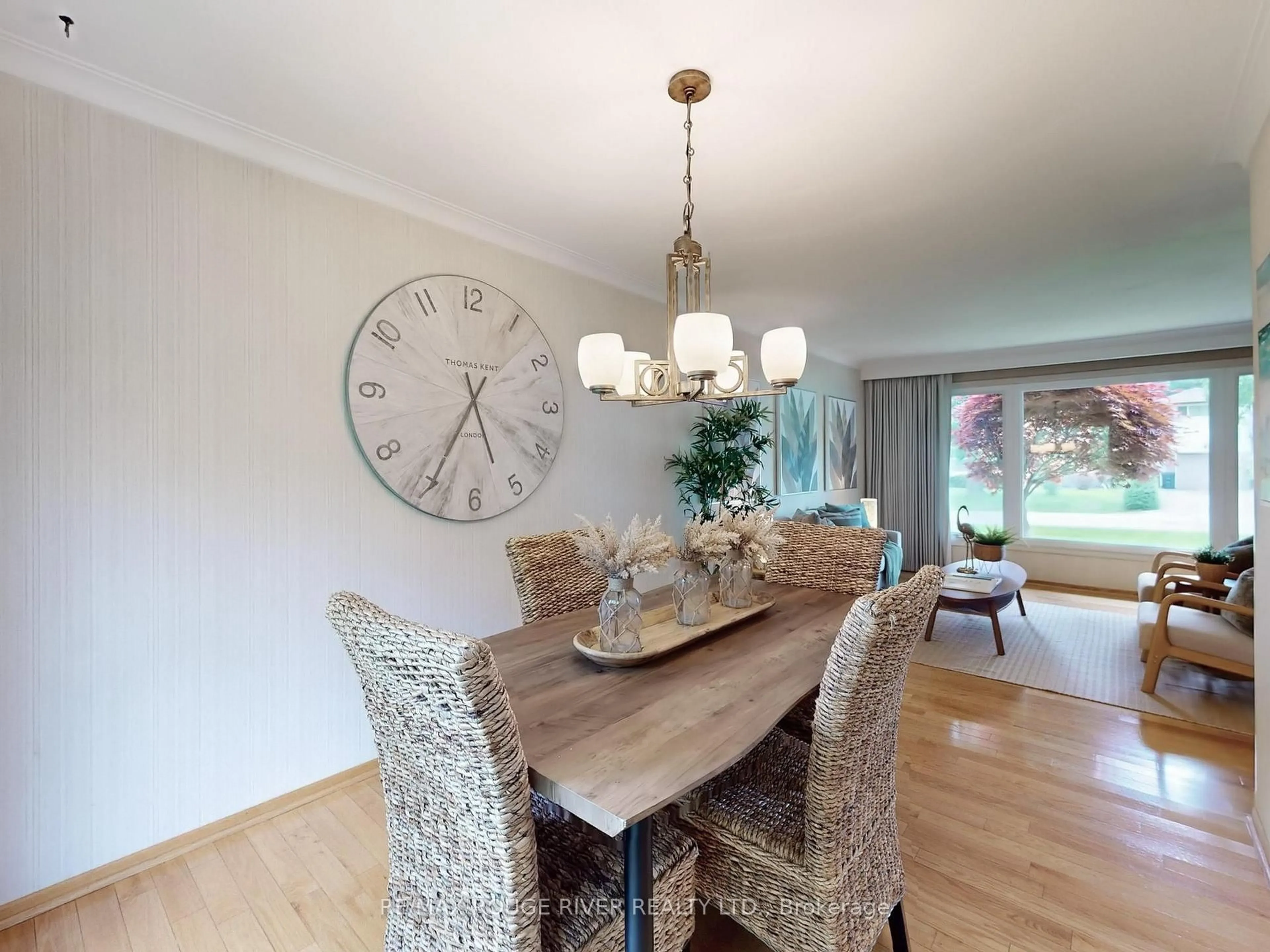Dining room, wood/laminate floor for 309 Jaybell Grve, Toronto Ontario M1C 2X4