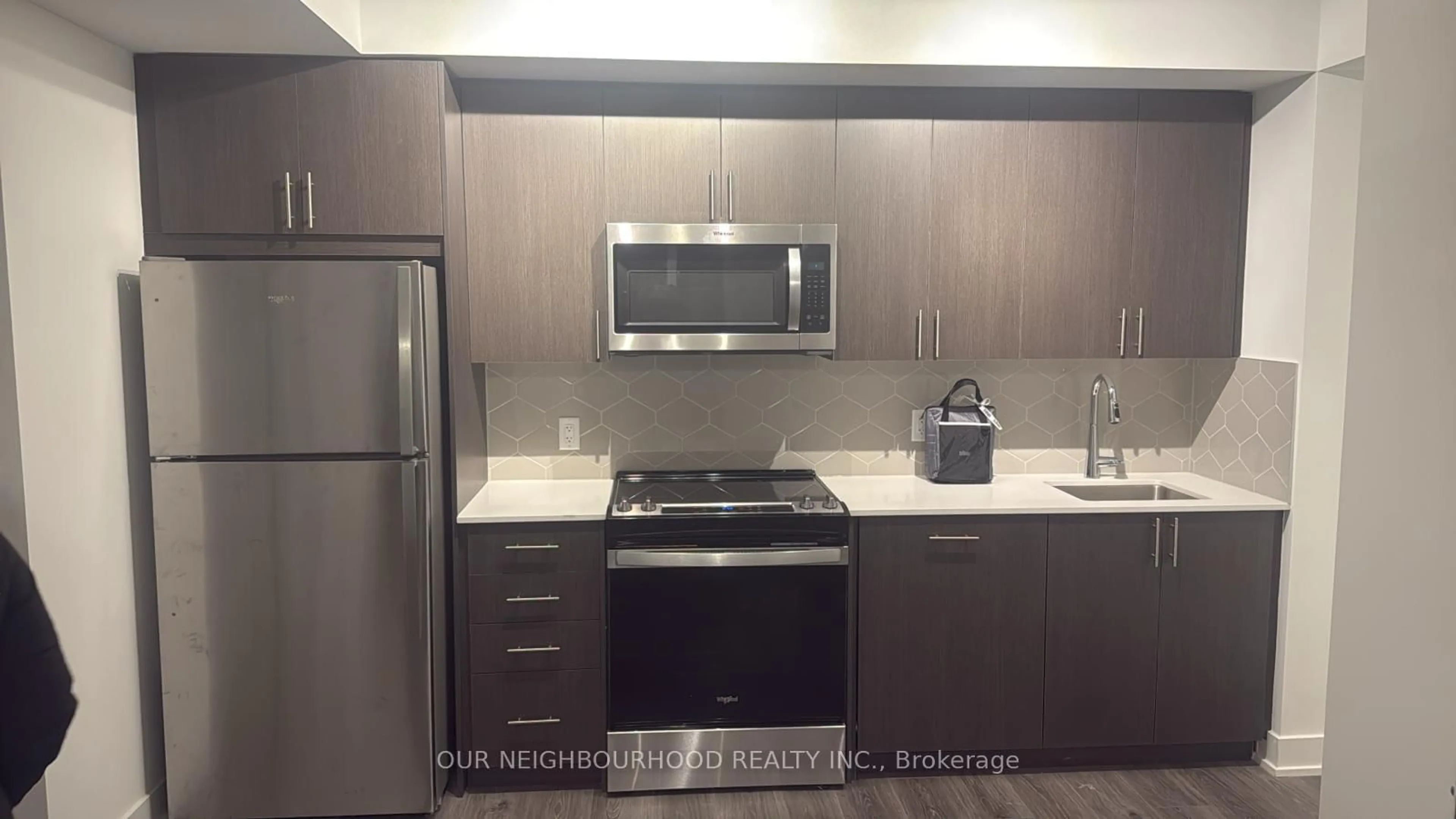 Standard kitchen, ceramic/tile floor for 2545 Simcoe St St #1116, Oshawa Ontario L1L 0W3