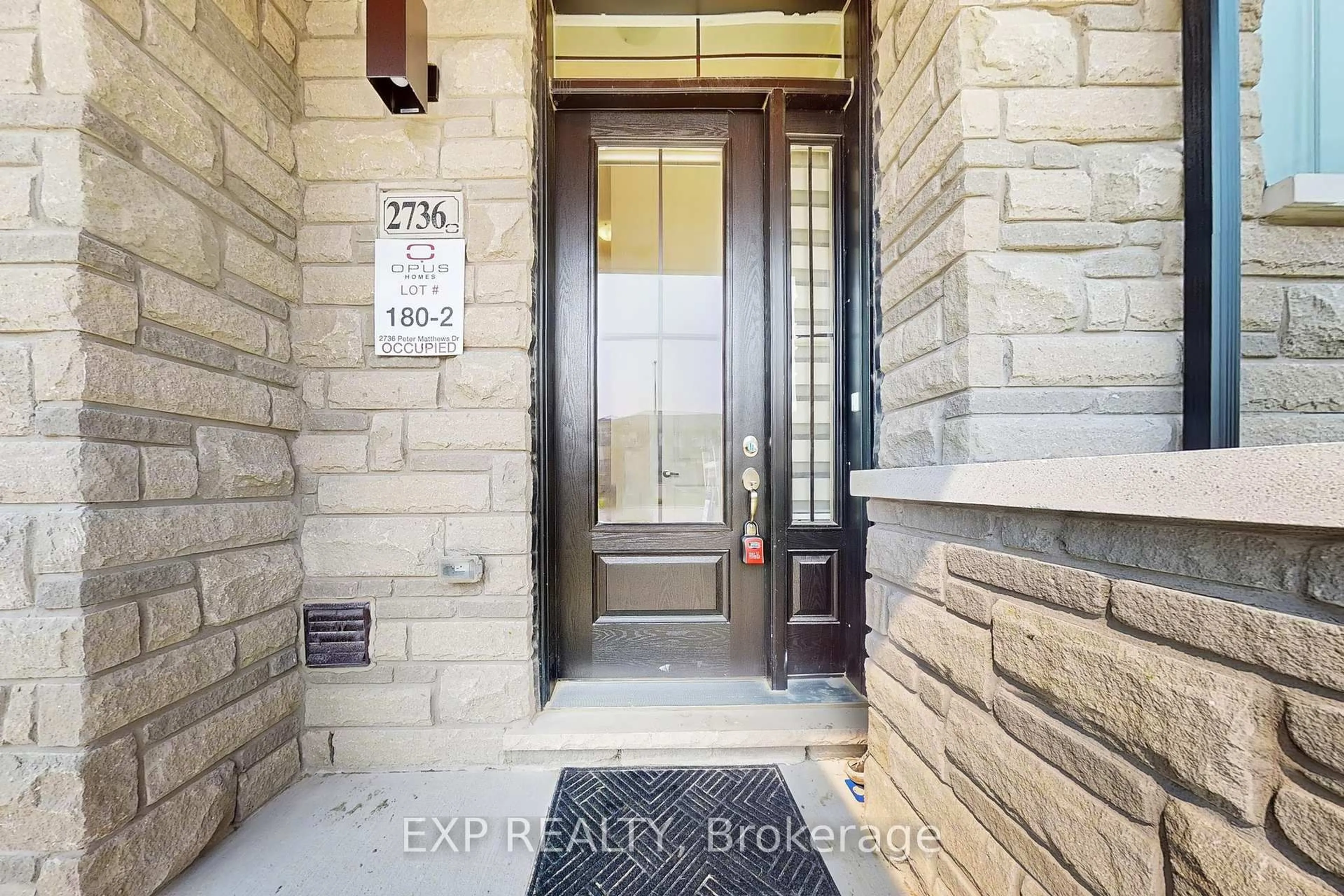 Indoor entryway for 2736 Peter Matthews Dr, Pickering Ontario L1X 0M2