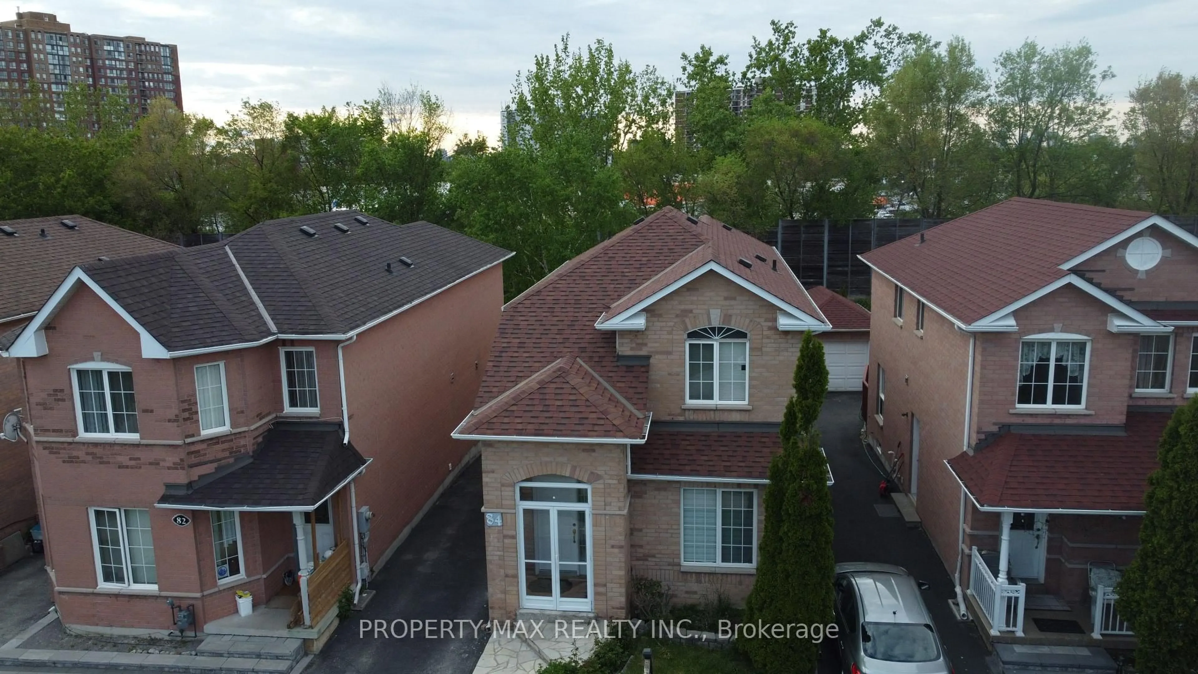 A pic from outside/outdoor area/front of a property/back of a property/a pic from drone, unknown for 84 Bridlegrove Dr, Toronto Ontario M1W 3W9