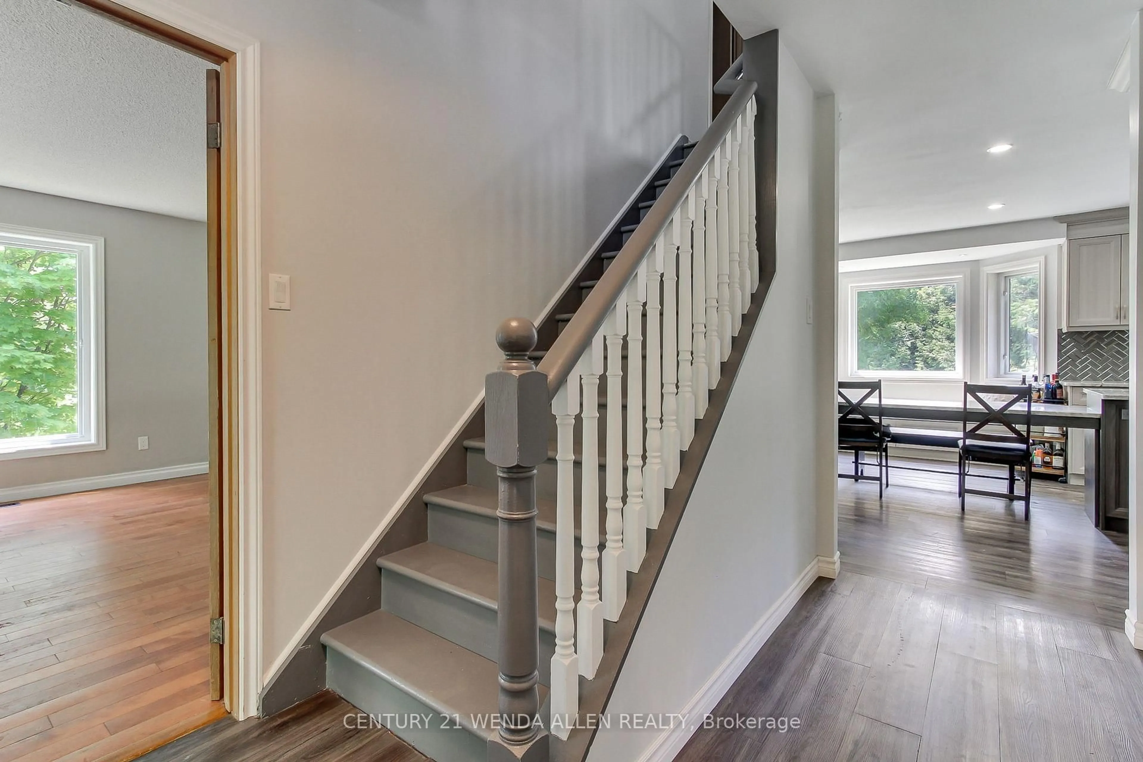 Stairs for 5150 Lakeridge Rd, Pickering Ontario L0B 1A0