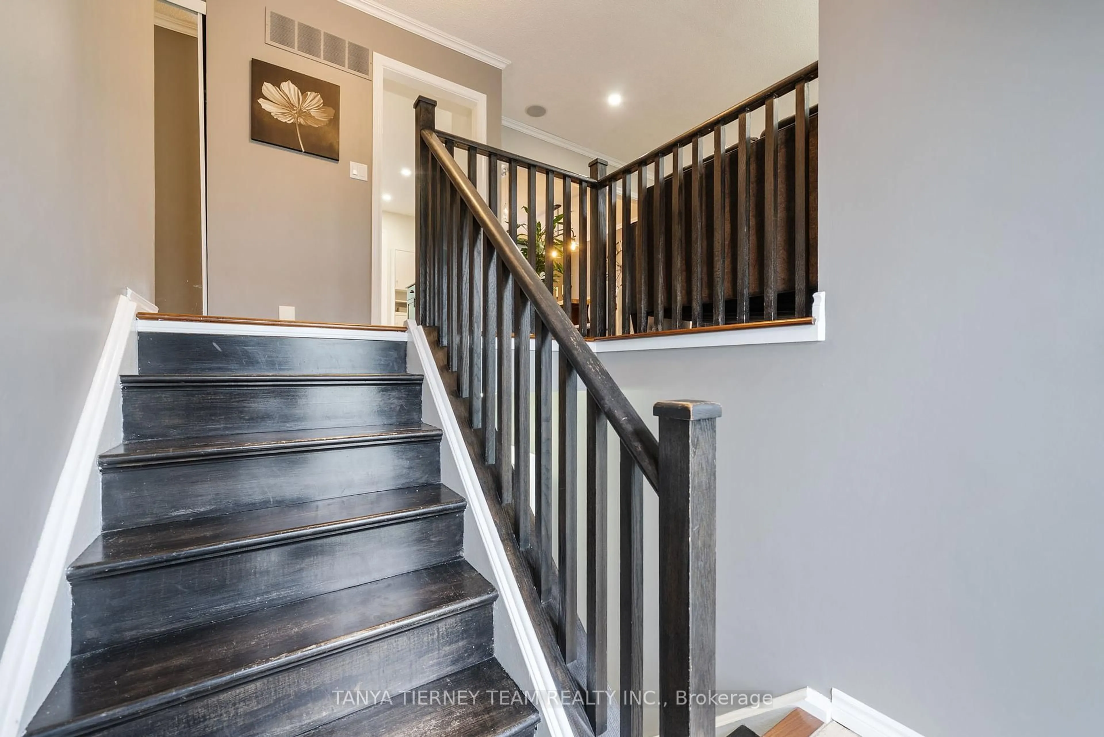 Stairs for 50 Lowder Pl, Whitby Ontario L1N 8B7