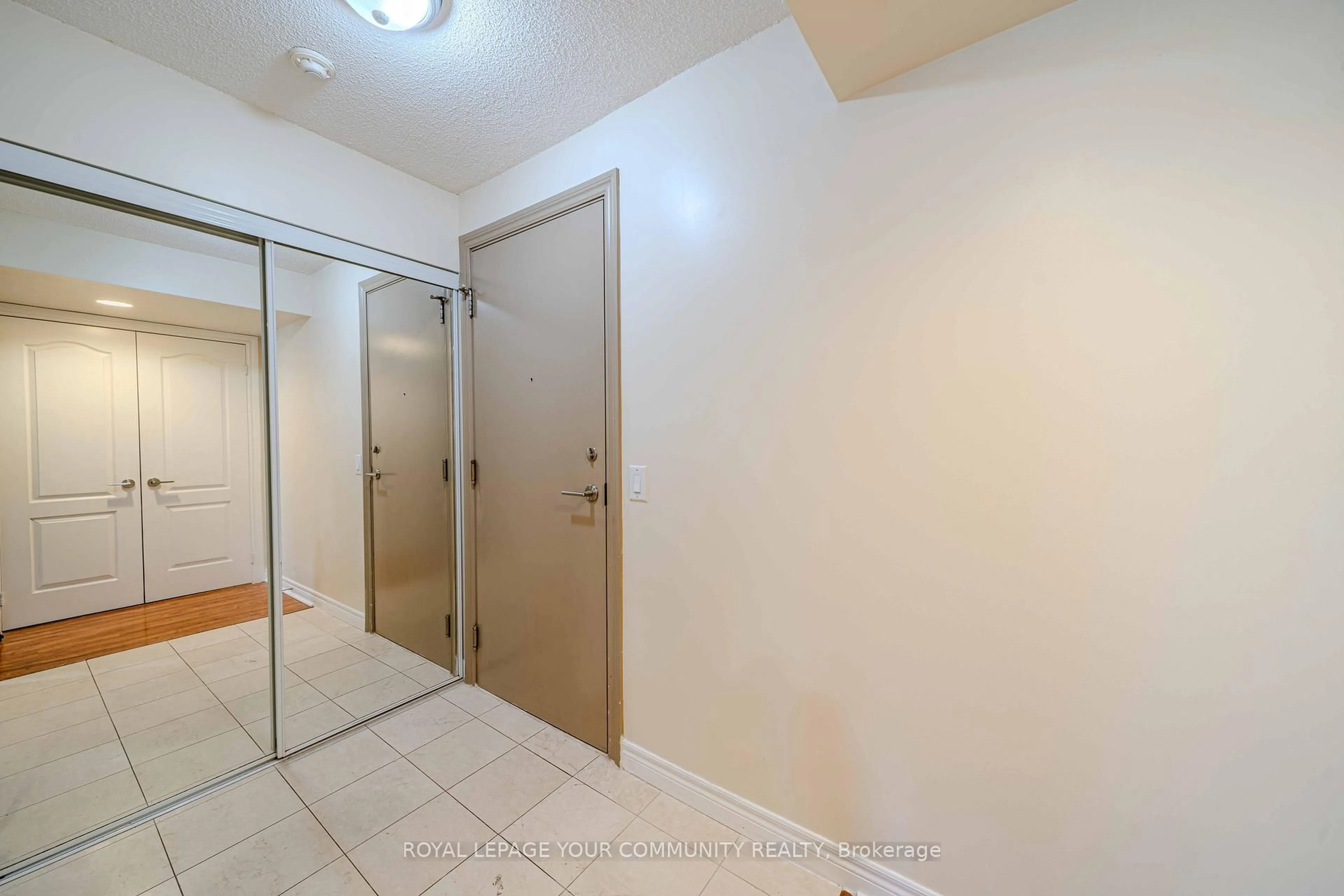 Unknown for 70 Town Centre Crt #705, Toronto Ontario M1P 4Y7