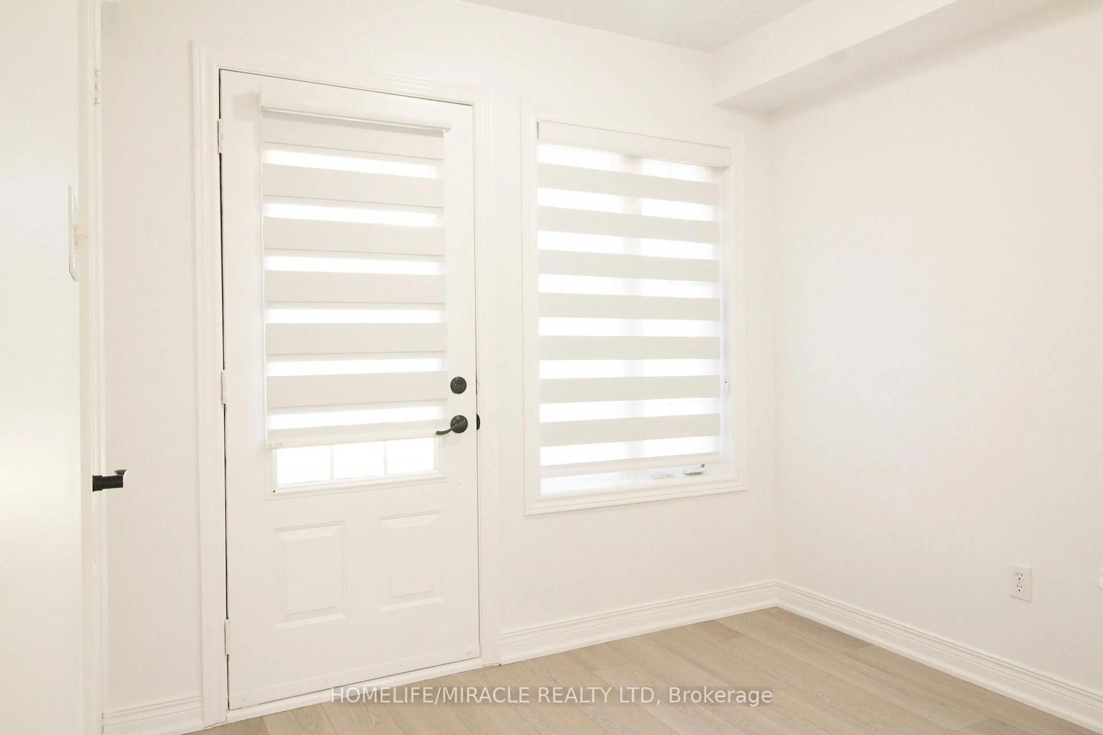 Indoor entryway for 67 Dadson Dr, Clarington Ontario L1C 5J1