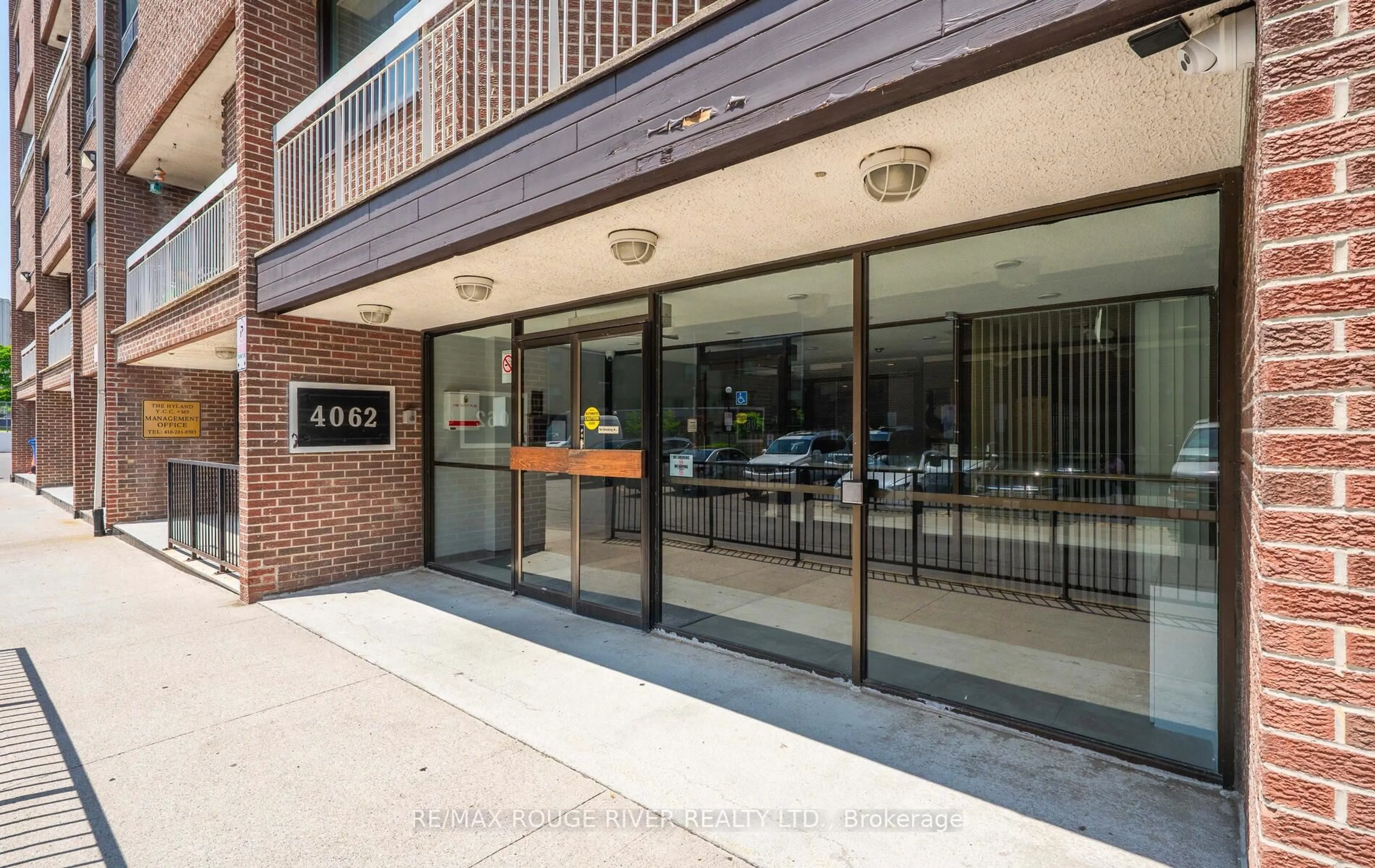 Indoor foyer for 4062 Lawrence Ave #309, Toronto Ontario M1E 4V5