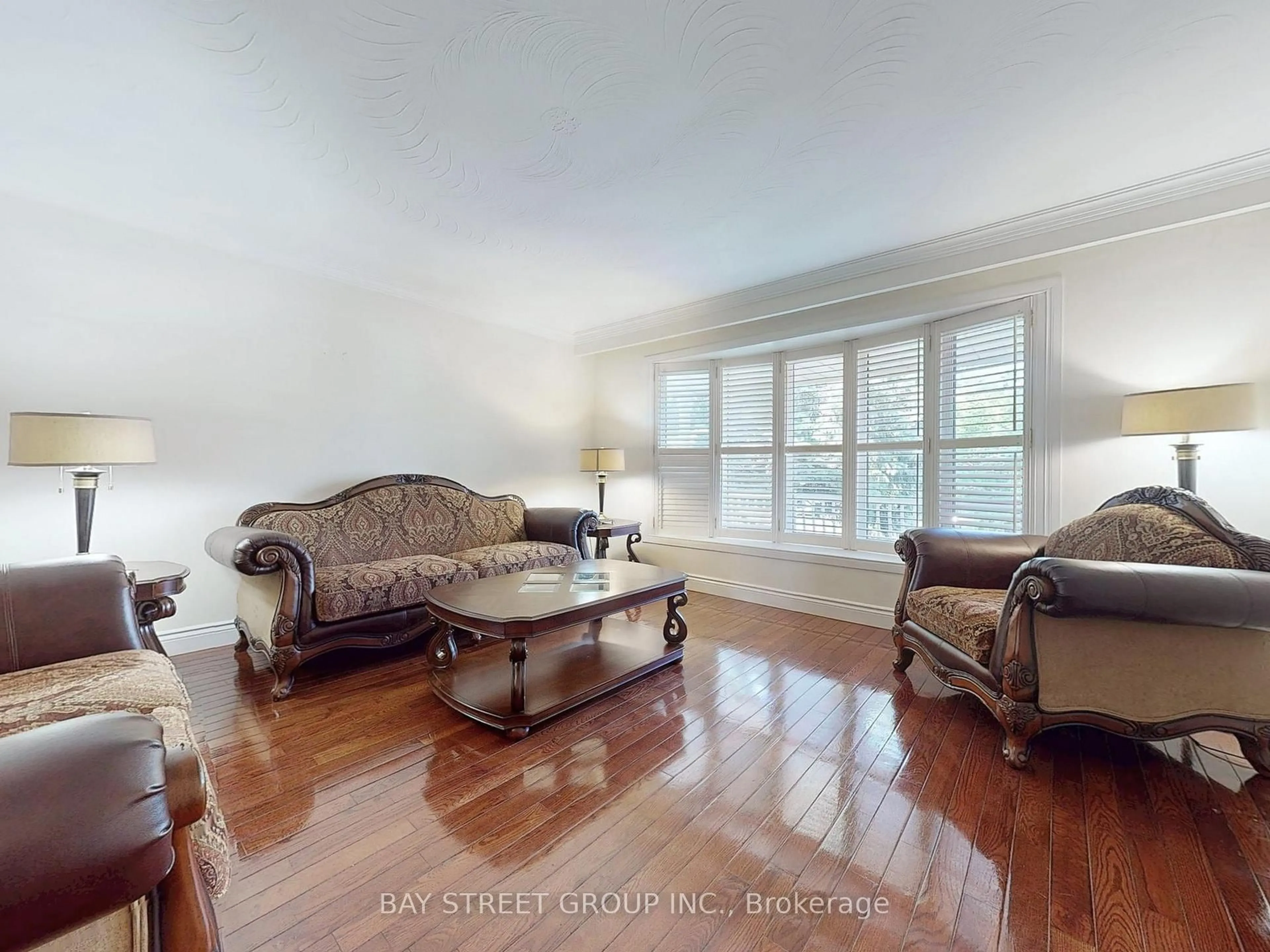 Living room with furniture, unknown for 69 Fairglen Ave, Toronto Ontario M1T 1G8