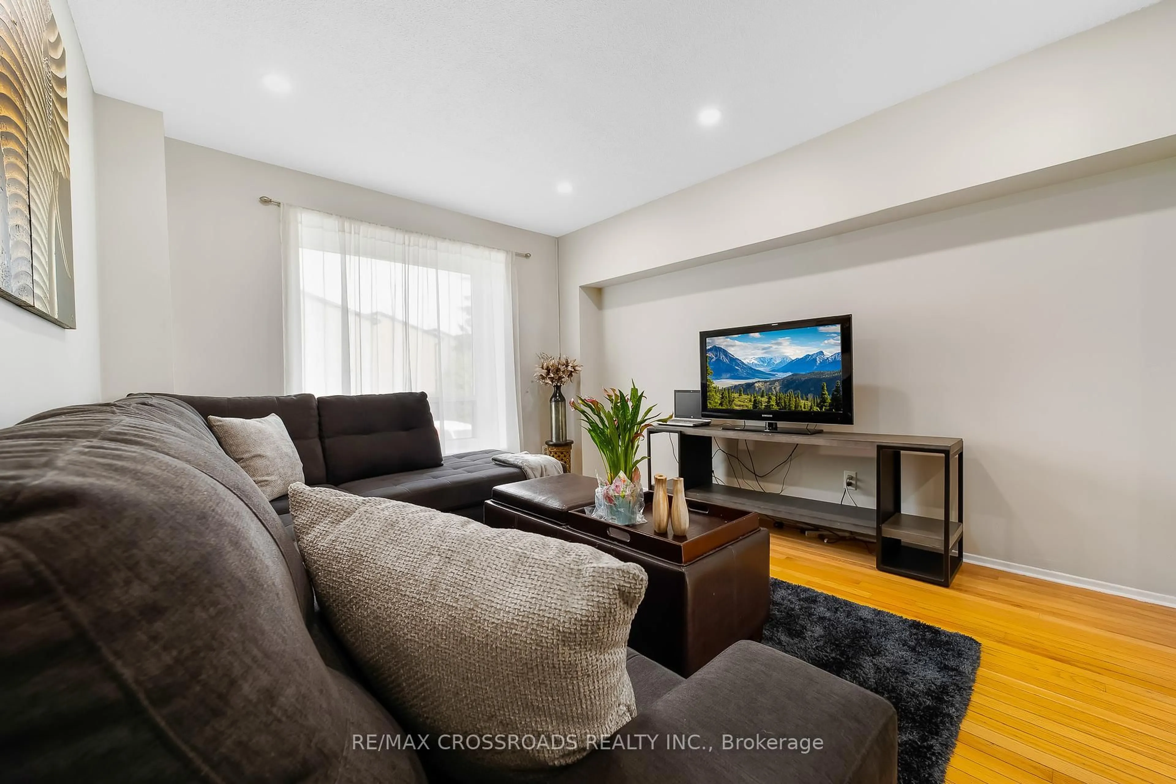 Living room with furniture, unknown for 55 Collingsgrove Rd #299, Toronto Ontario M1E 4Z2