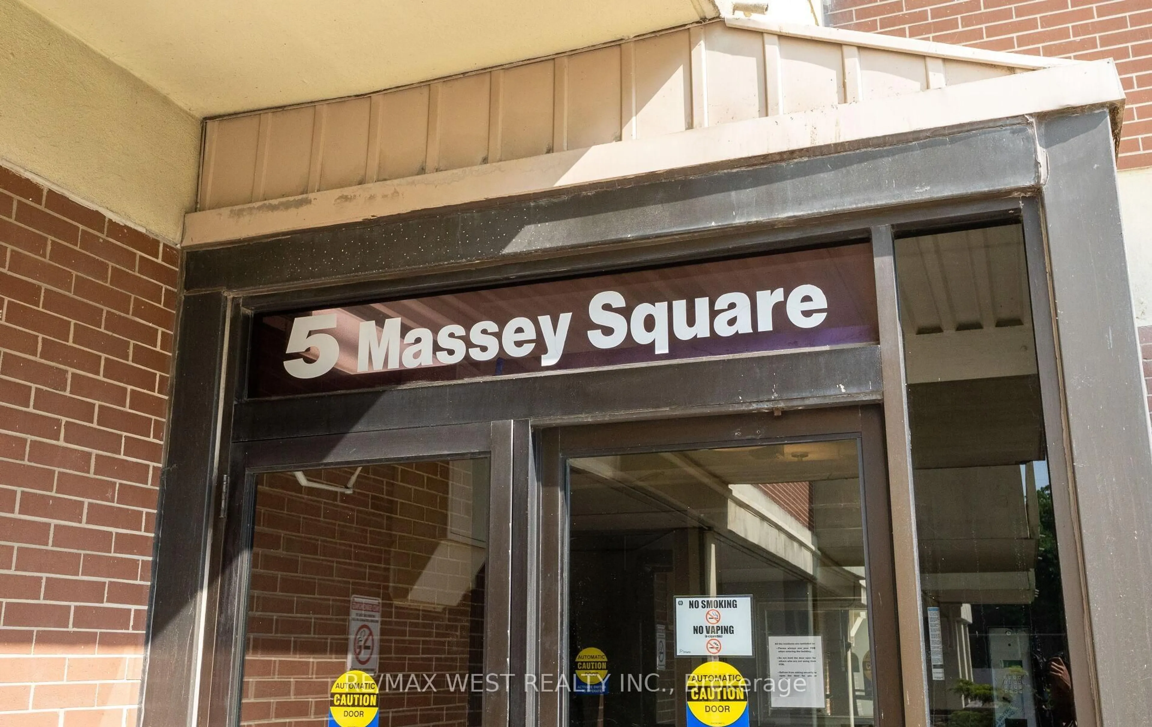 Blurry image for 5 Massey Sq #2910, Toronto Ontario M4C 5L6