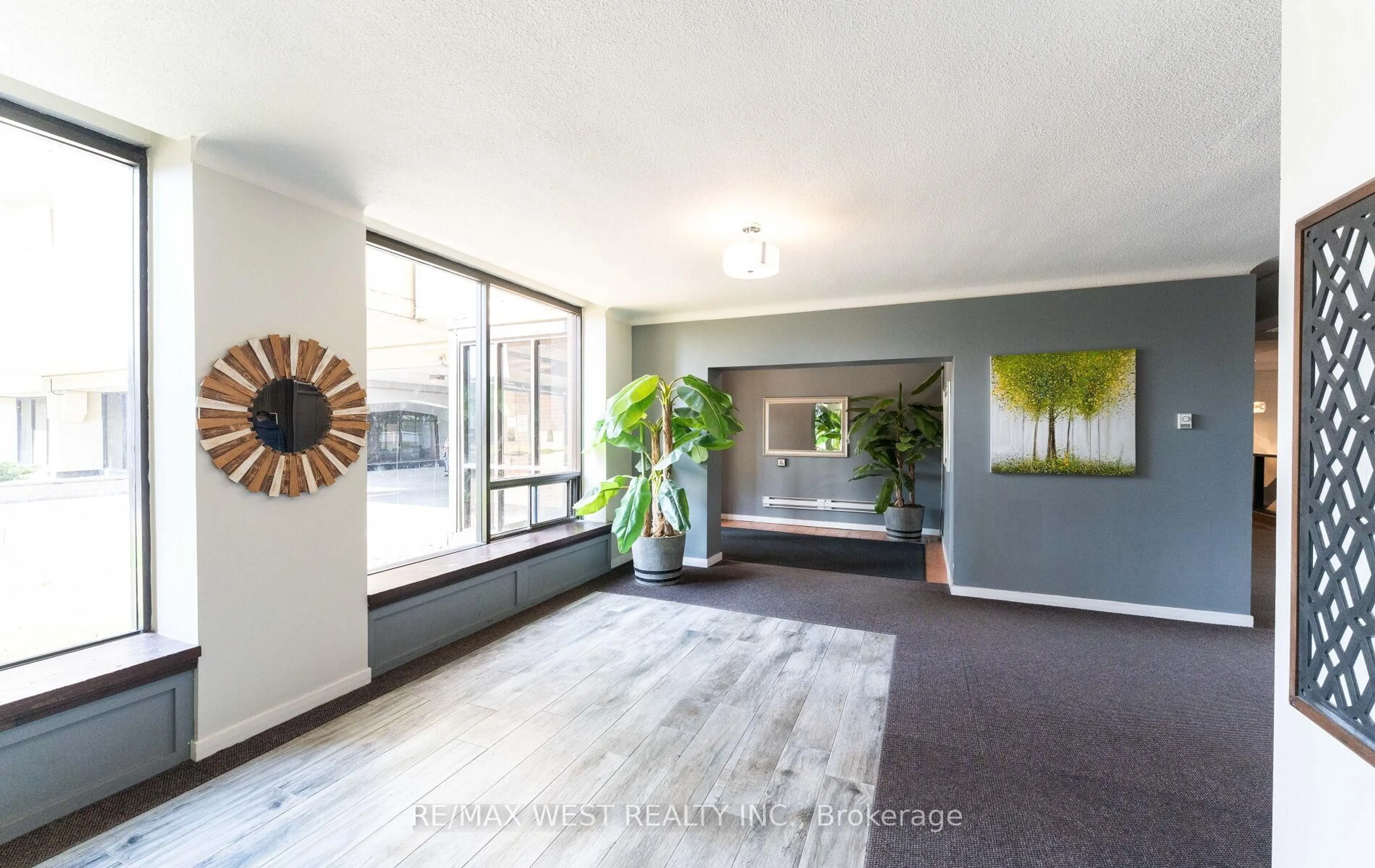 Indoor foyer for 5 Massey Sq #2910, Toronto Ontario M4C 5L6