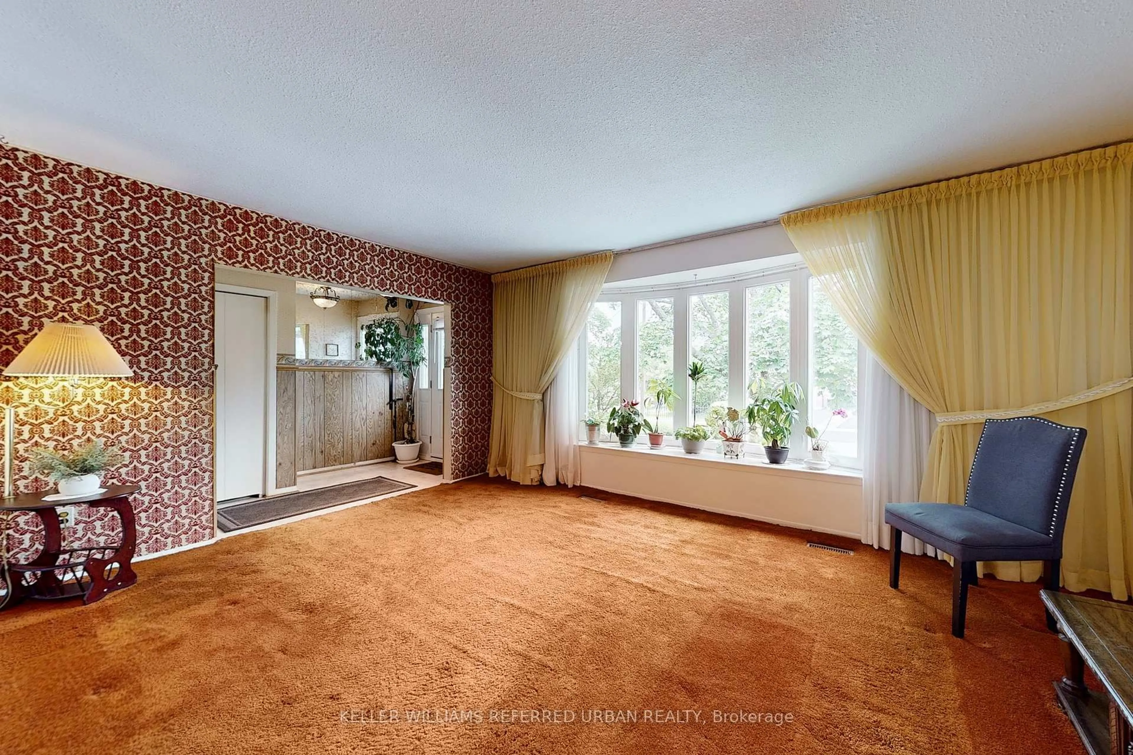 Indoor foyer for 11 Midcroft Dr, Toronto Ontario M1S 1W9