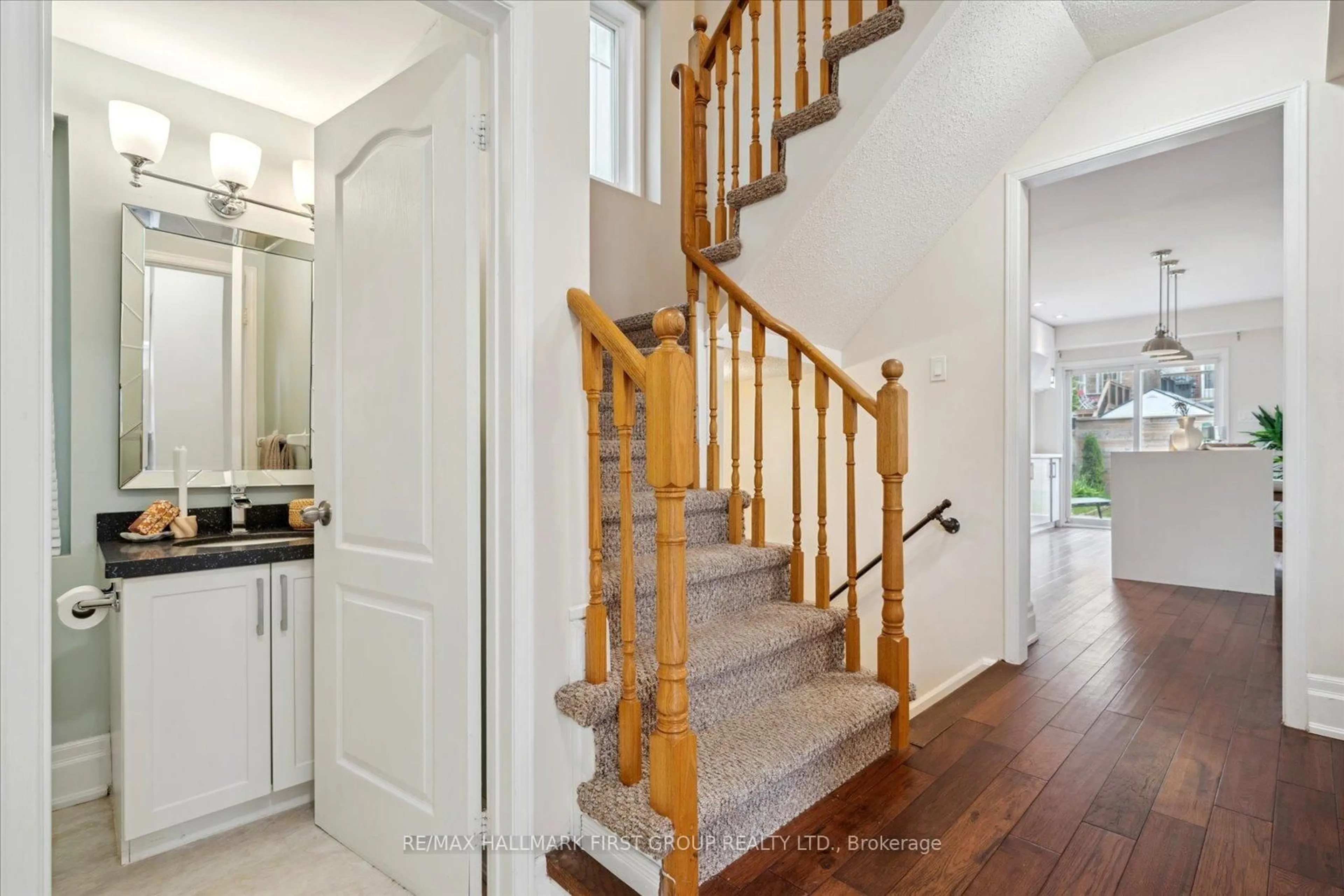 Unknown for 27 Shenandoah Dr, Whitby Ontario L1P 1S9