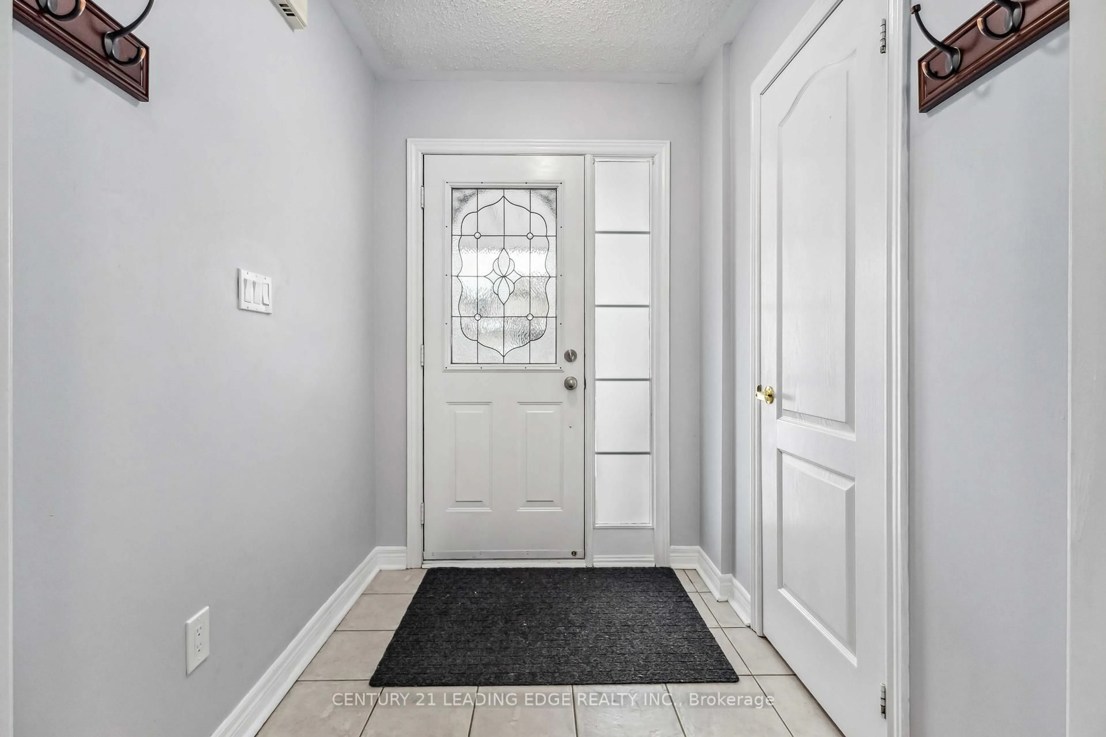 Indoor entryway for 68 Melody Dr, Whitby Ontario L1M 1K2
