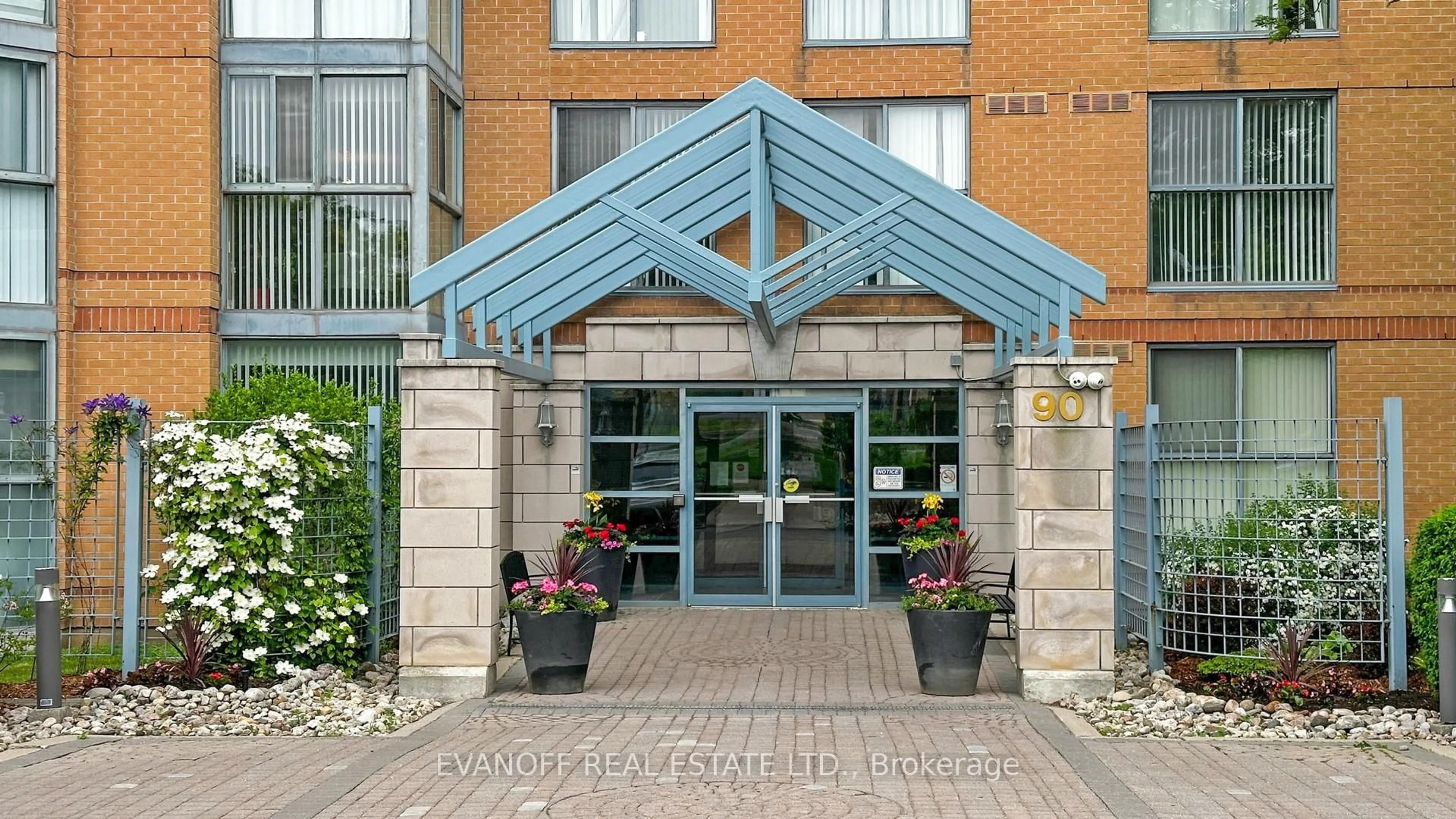 Indoor foyer for 90 Dale Ave #904, Toronto Ontario M1J 3N4