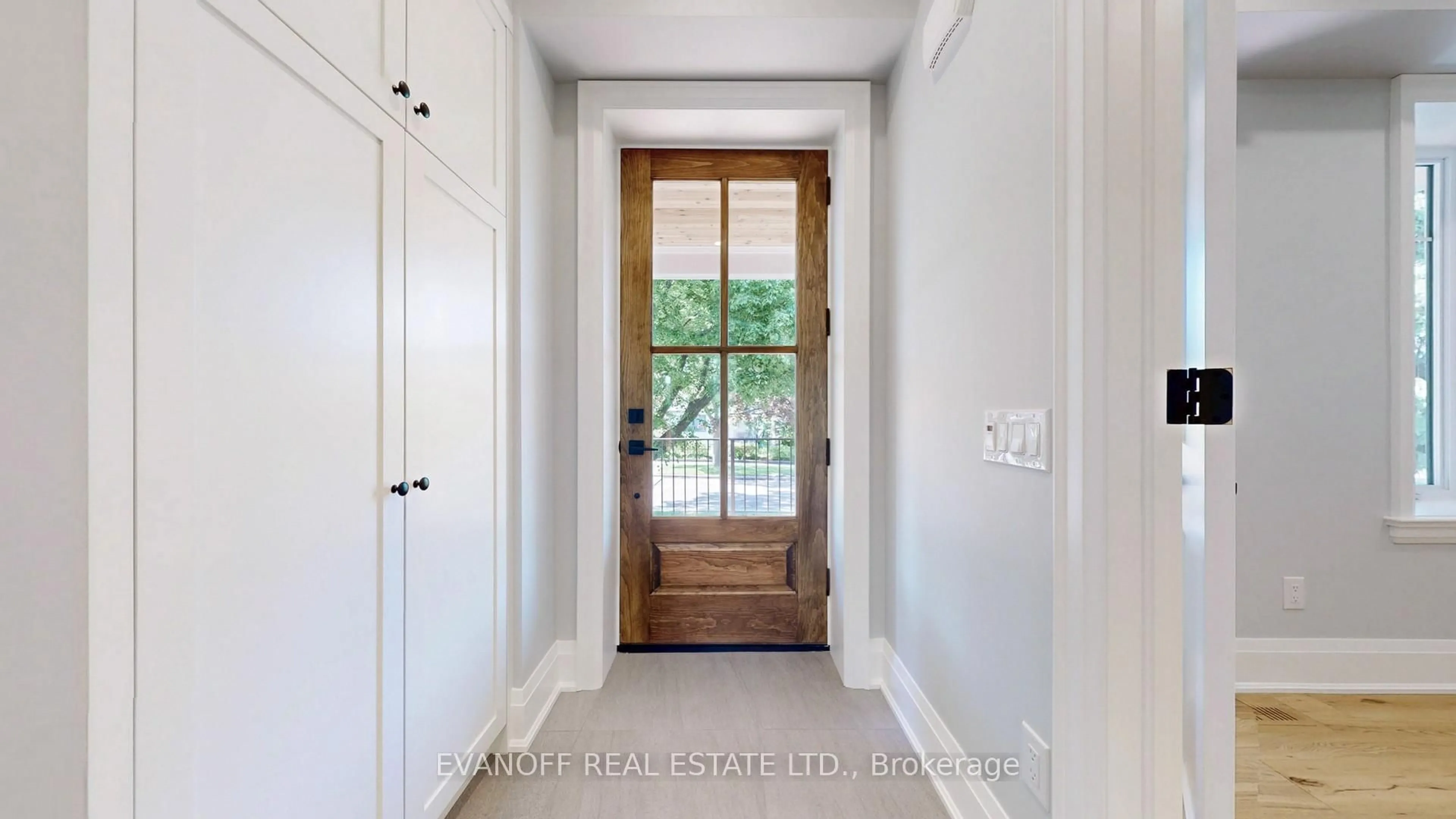 Indoor entryway for 45 Boyce Ave, Toronto Ontario M1J 1K4