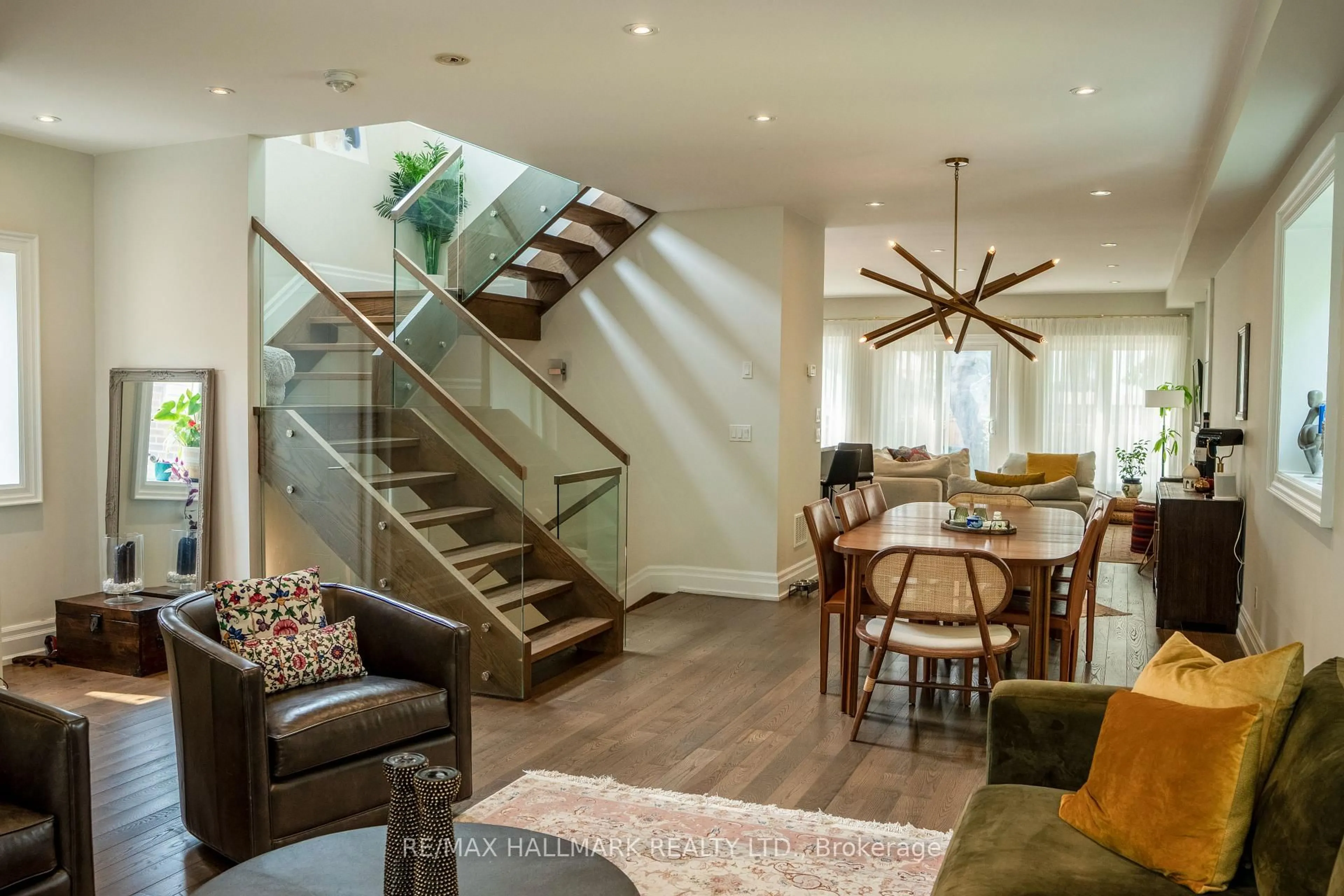 Unknown for 344 Glebemount Ave, Toronto Ontario M4C 3V5