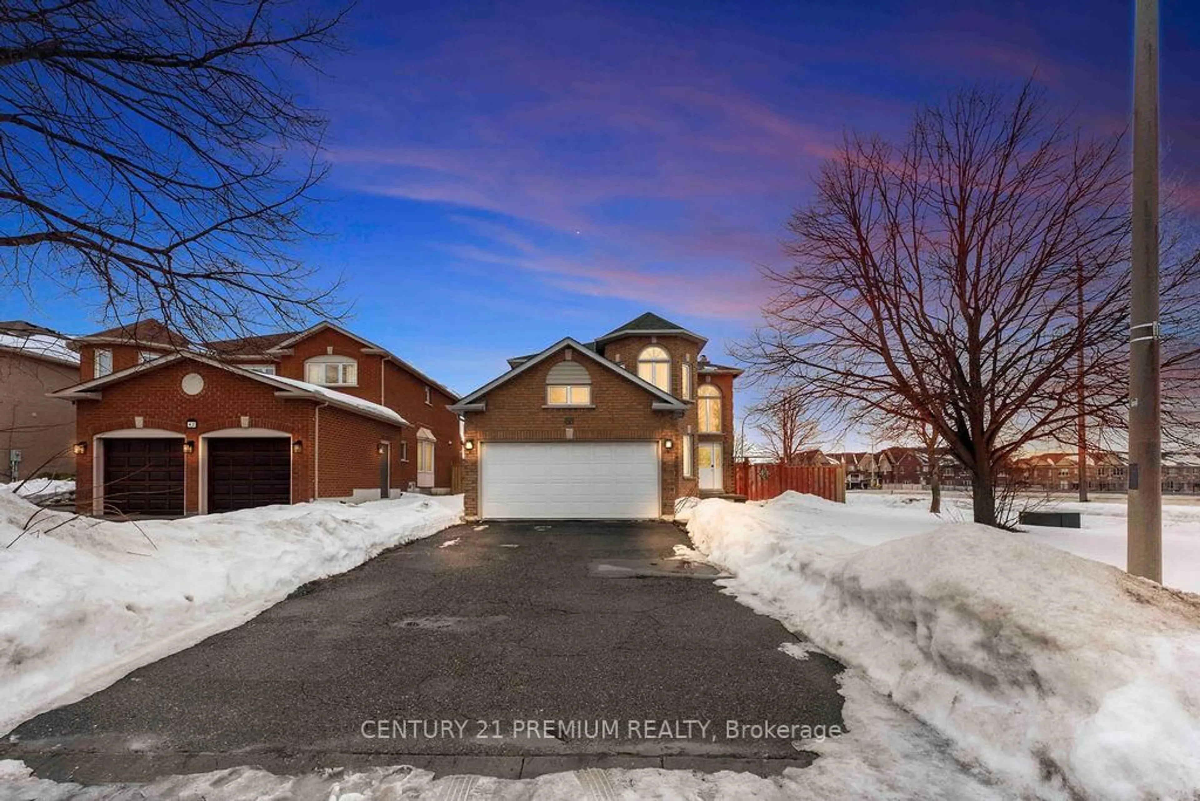 A pic from outside/outdoor area/front of a property/back of a property/a pic from drone, street for 60 Furrow Dr, Whitby Ontario L1R 1Y7