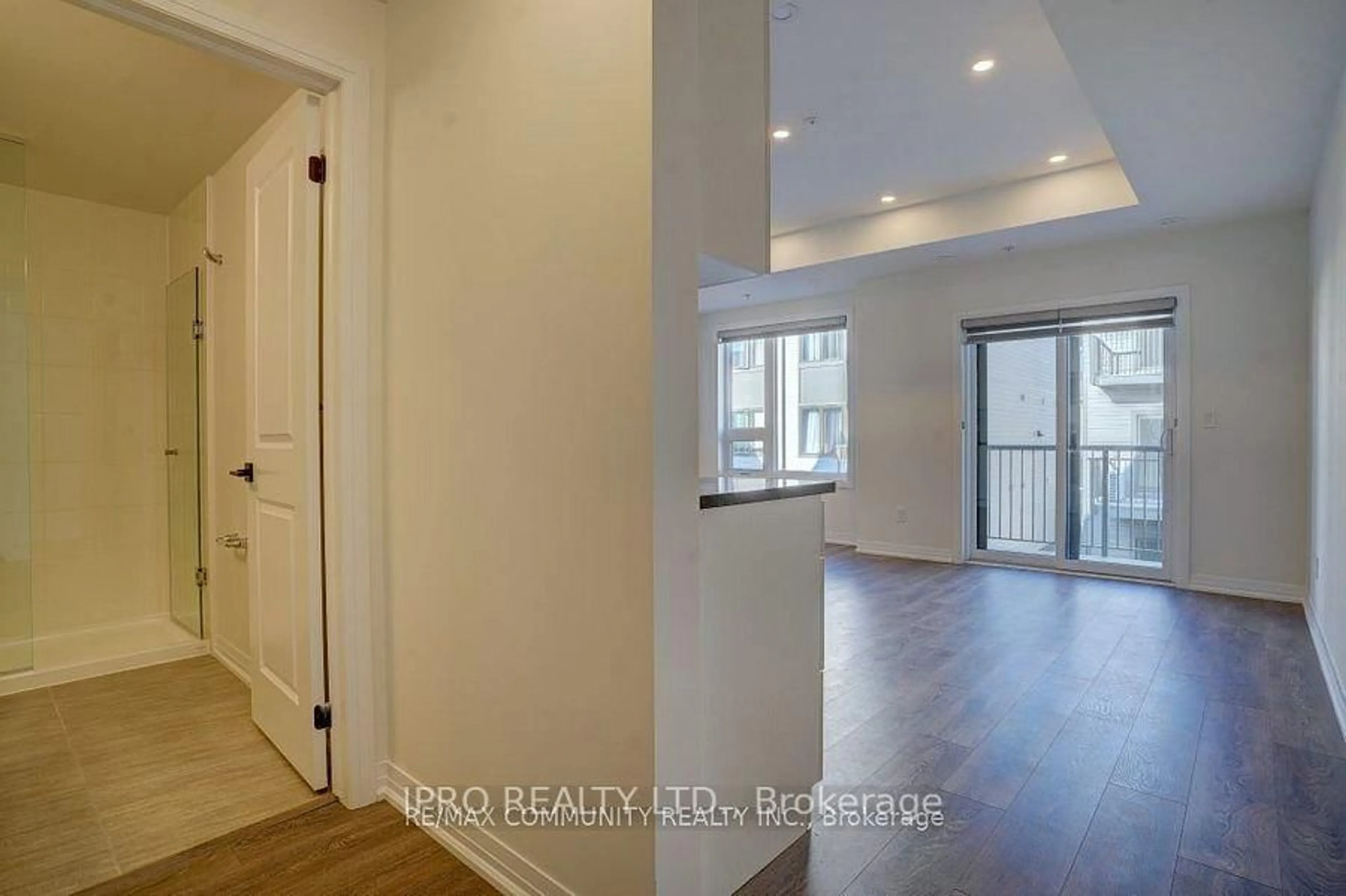 Indoor entryway for 2635 William Jackson Dr #114, Pickering Ontario L1X 0L2