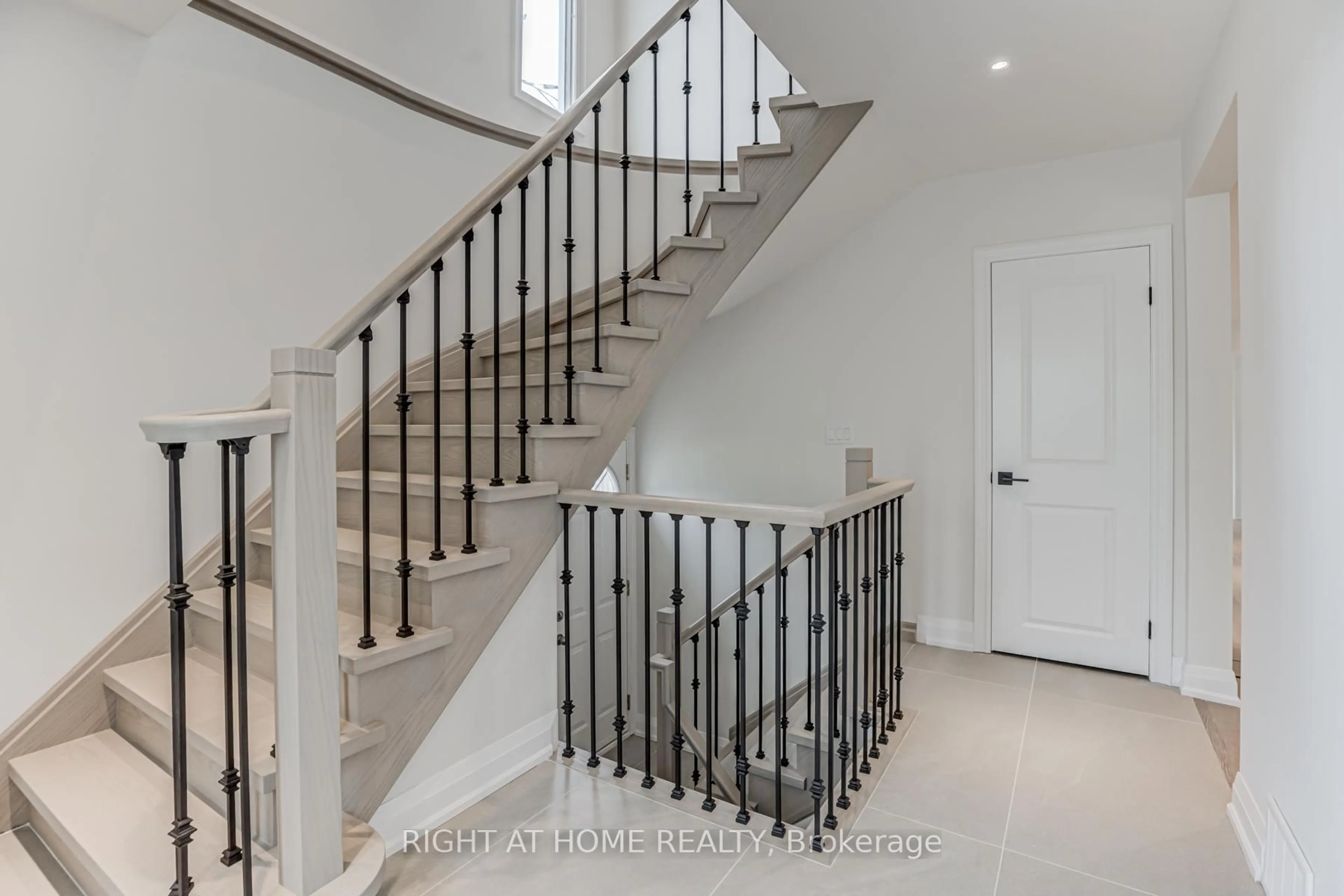 Stairs for 2 Compton Dr, Toronto Ontario M1R 4A6