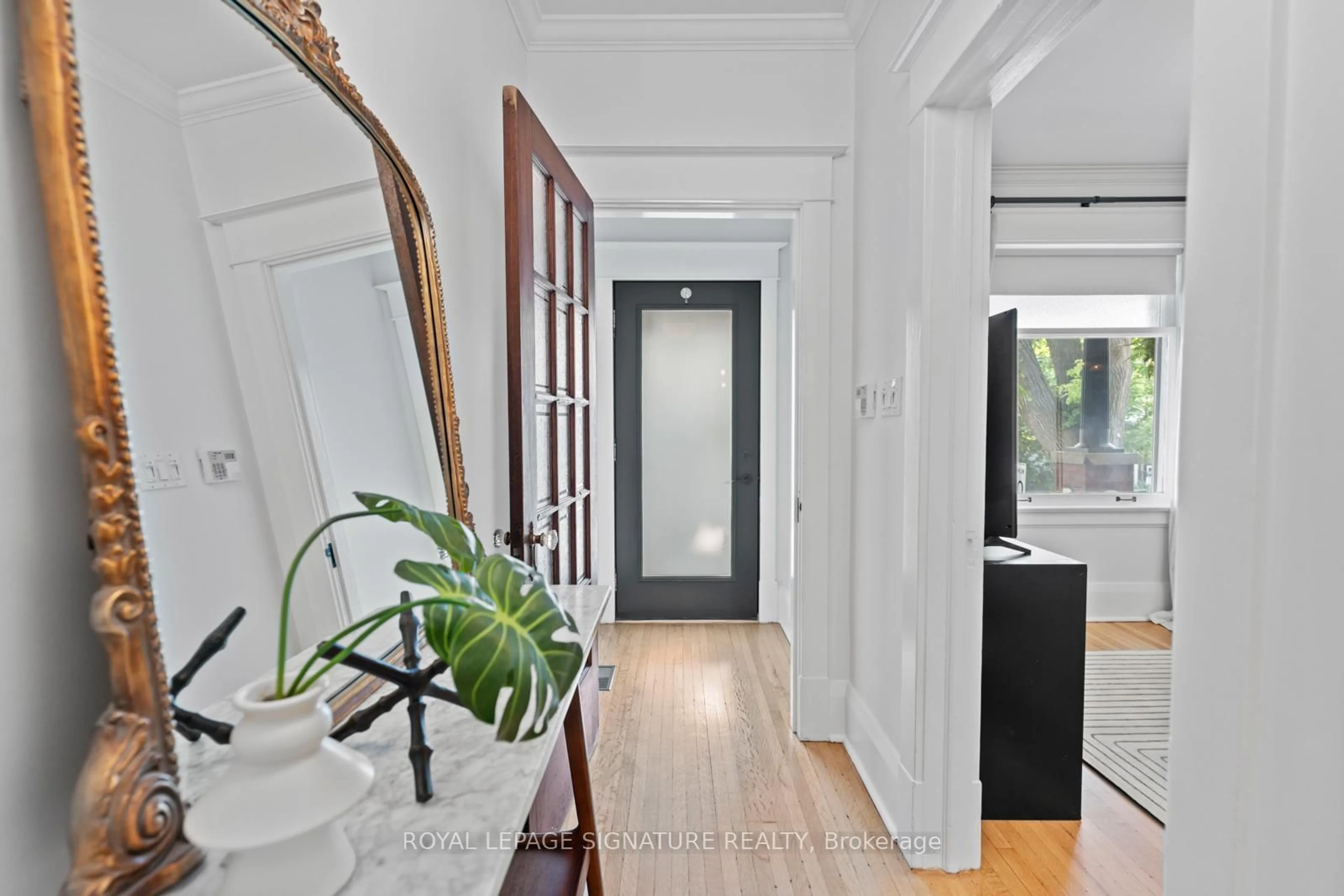 Indoor entryway for 247 Highfield Rd, Toronto Ontario M4L 2V4