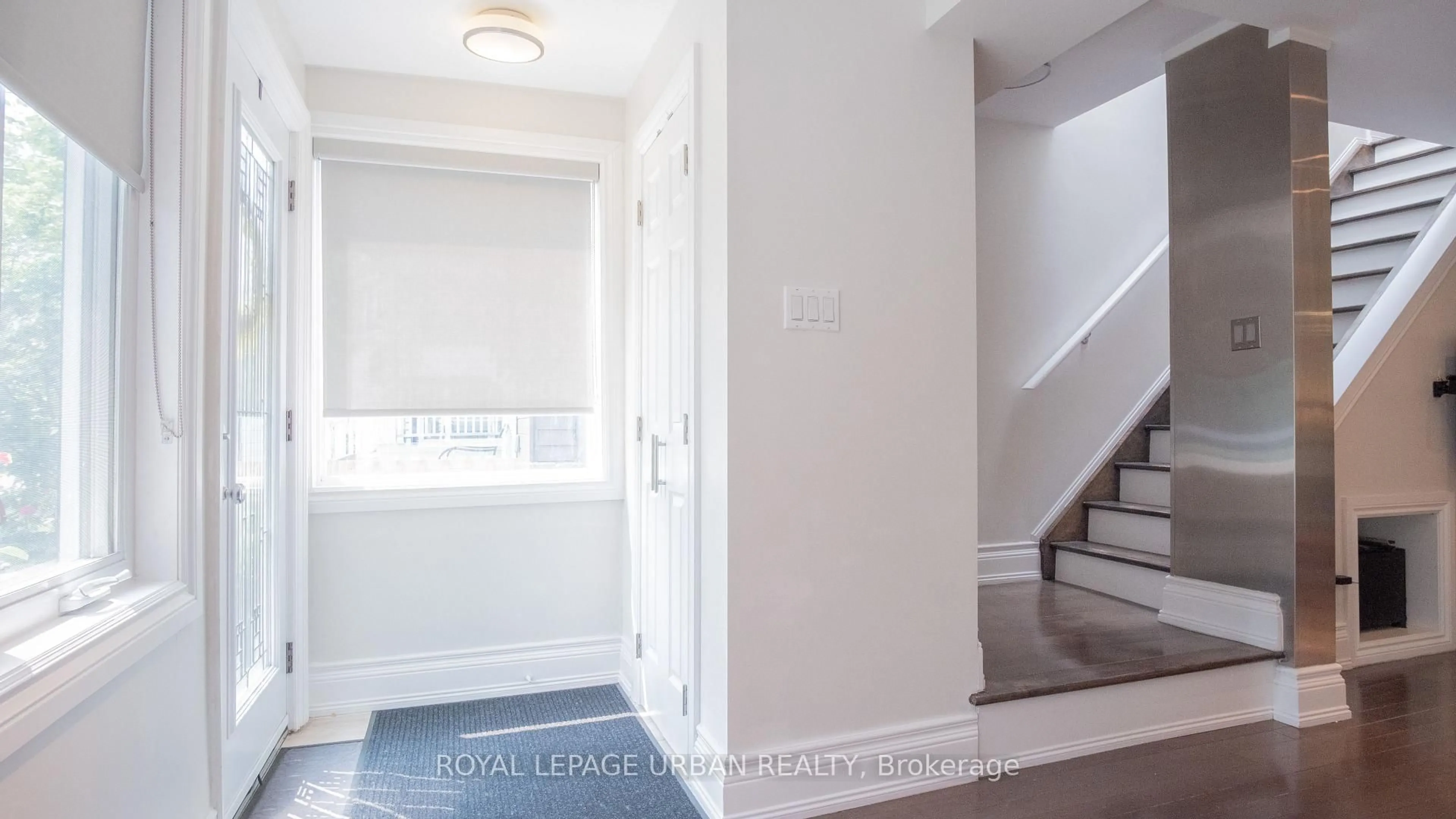 Indoor entryway for 54 Arundel Ave, Toronto Ontario M4K 3A4