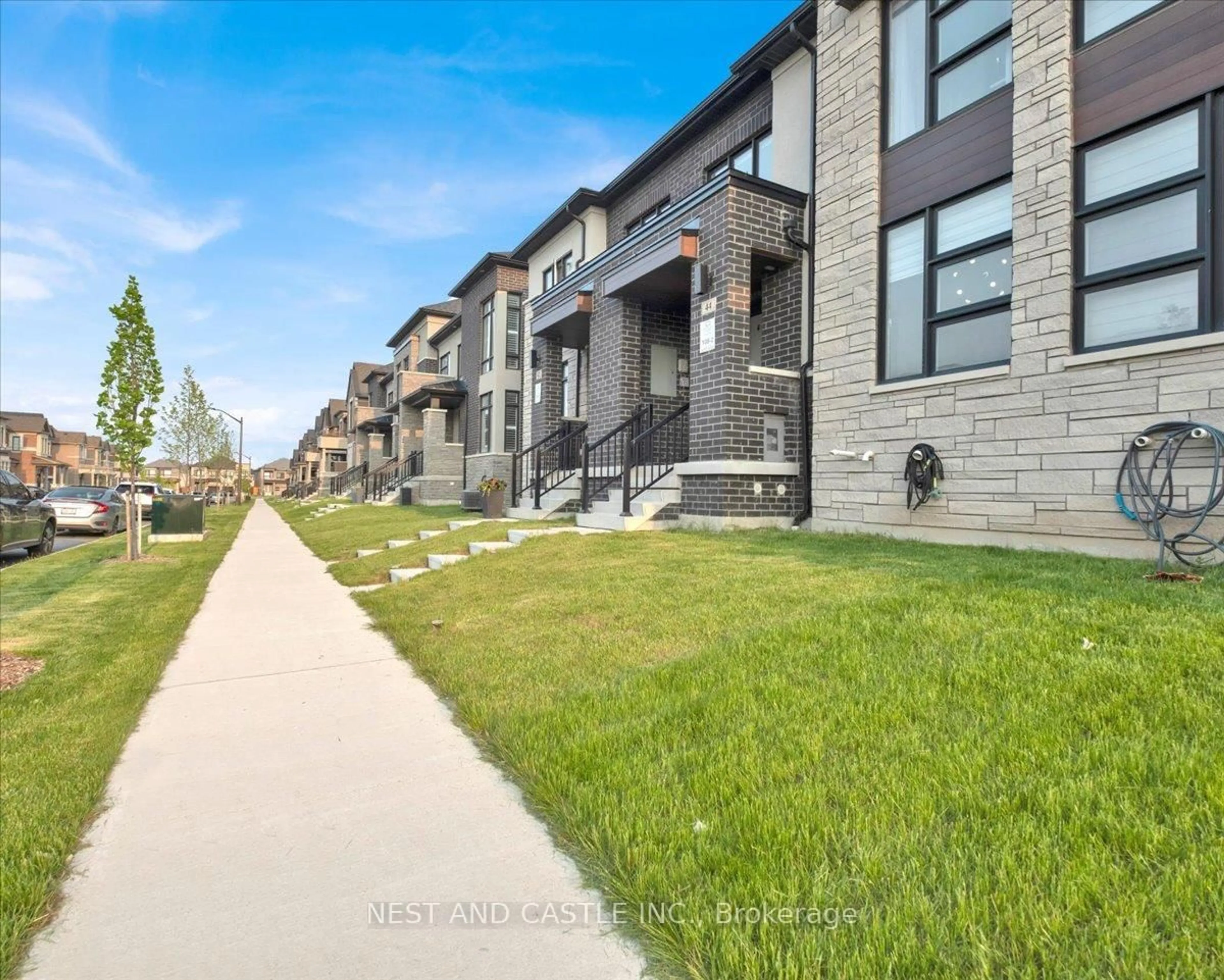 Unknown for 44 O'Reilly St, Whitby Ontario L1P 0N7