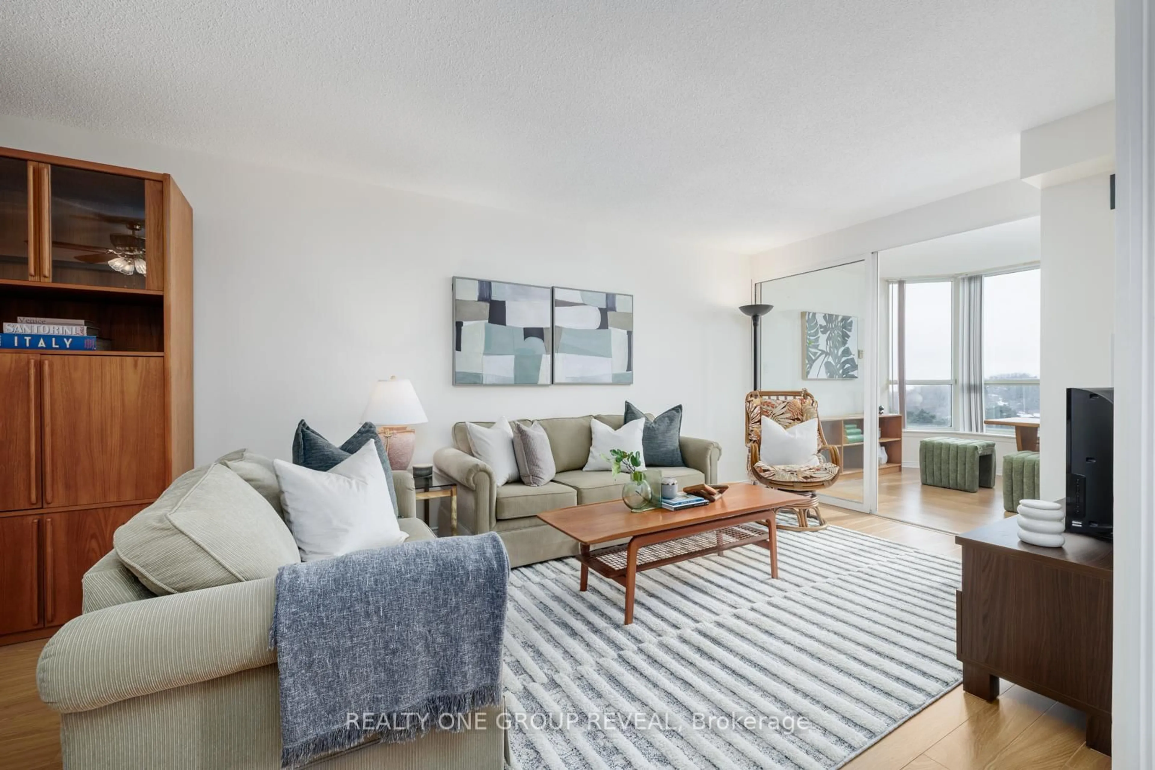 Living room with furniture, unknown for 20 Guildwood Pkwy #910, Toronto Ontario M1E 5B6