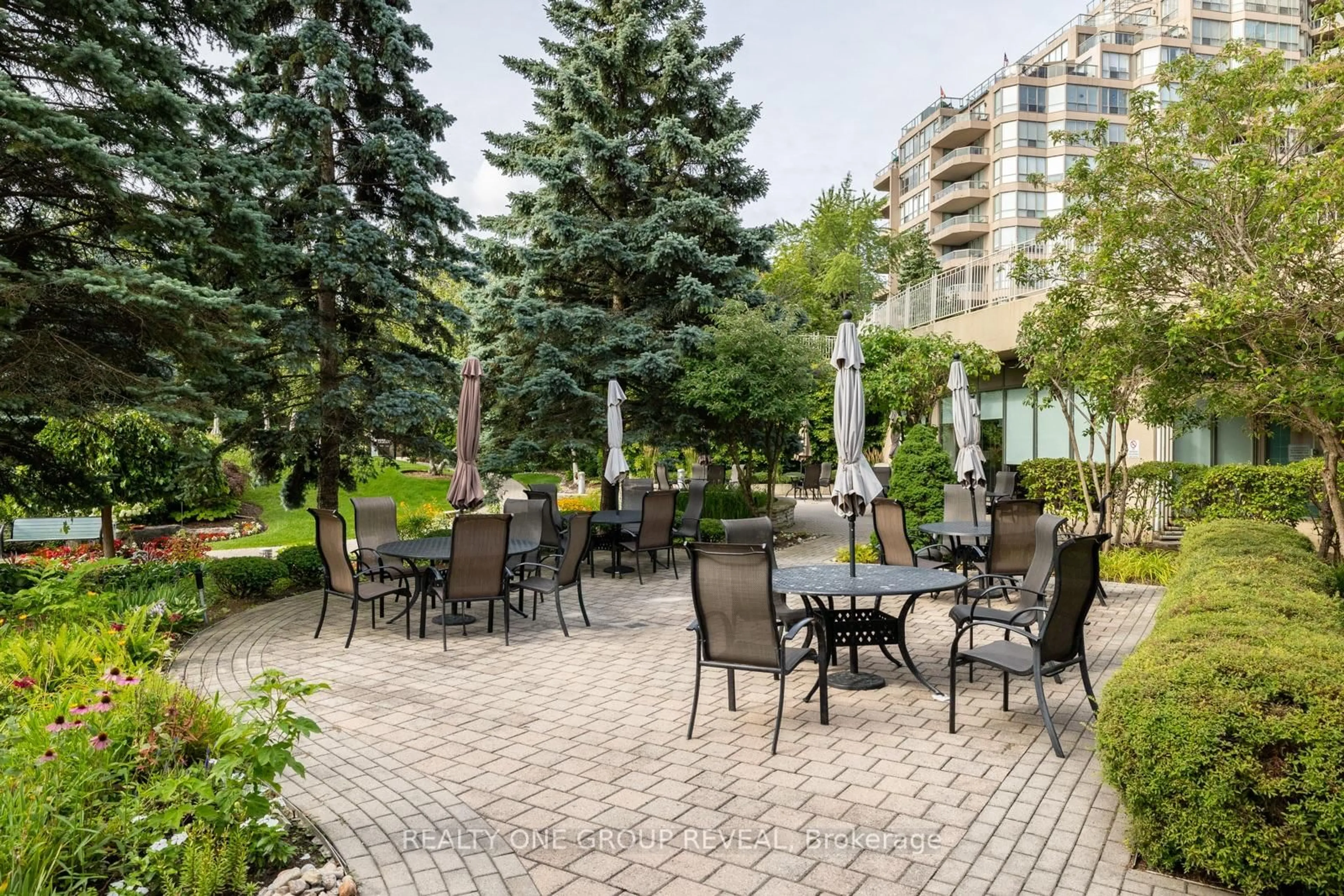 Patio, street for 20 Guildwood Pkwy #910, Toronto Ontario M1E 5B6