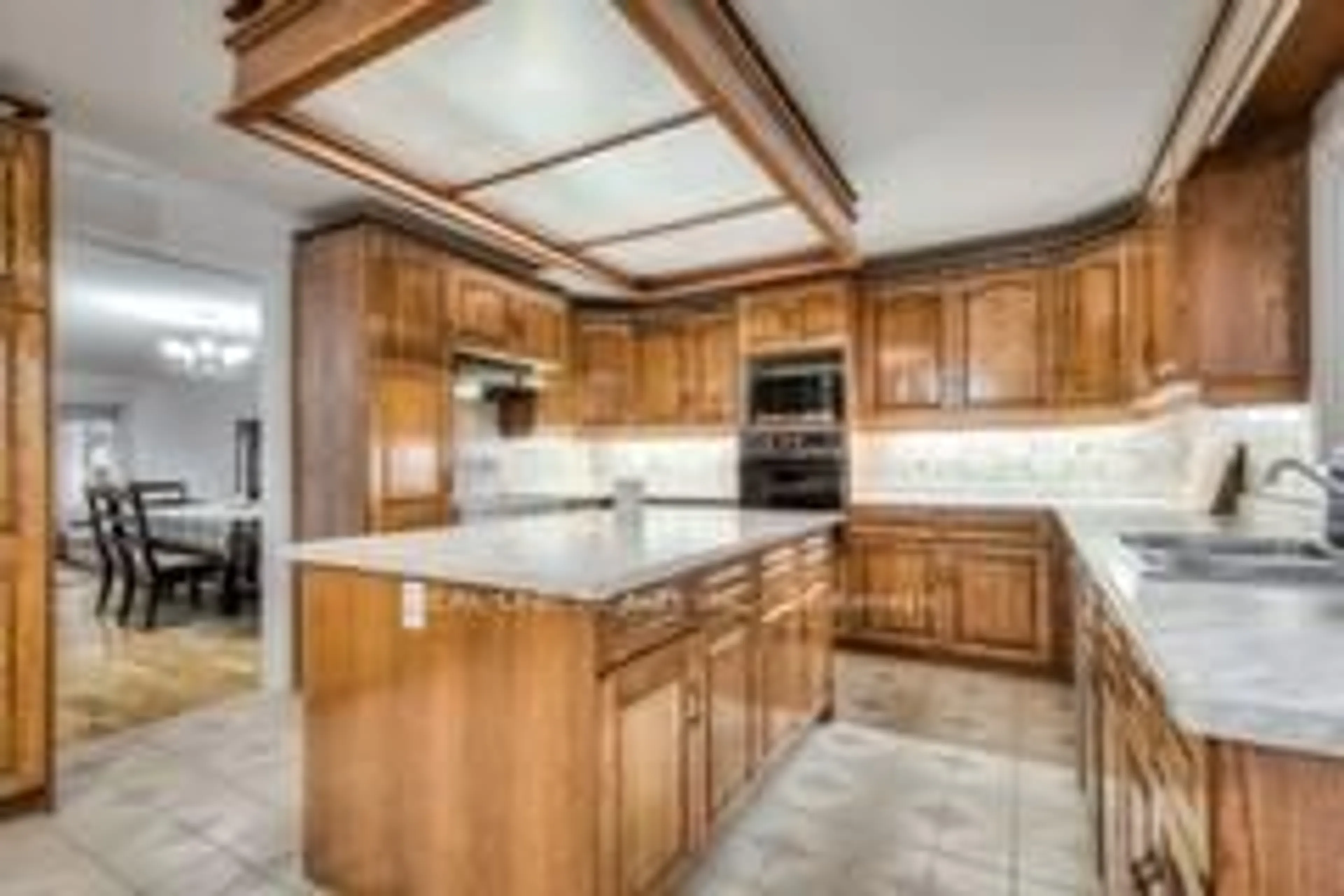 Open concept kitchen, ceramic/tile floor for 49 Glenthorne Dr, Toronto Ontario M1C 3S9
