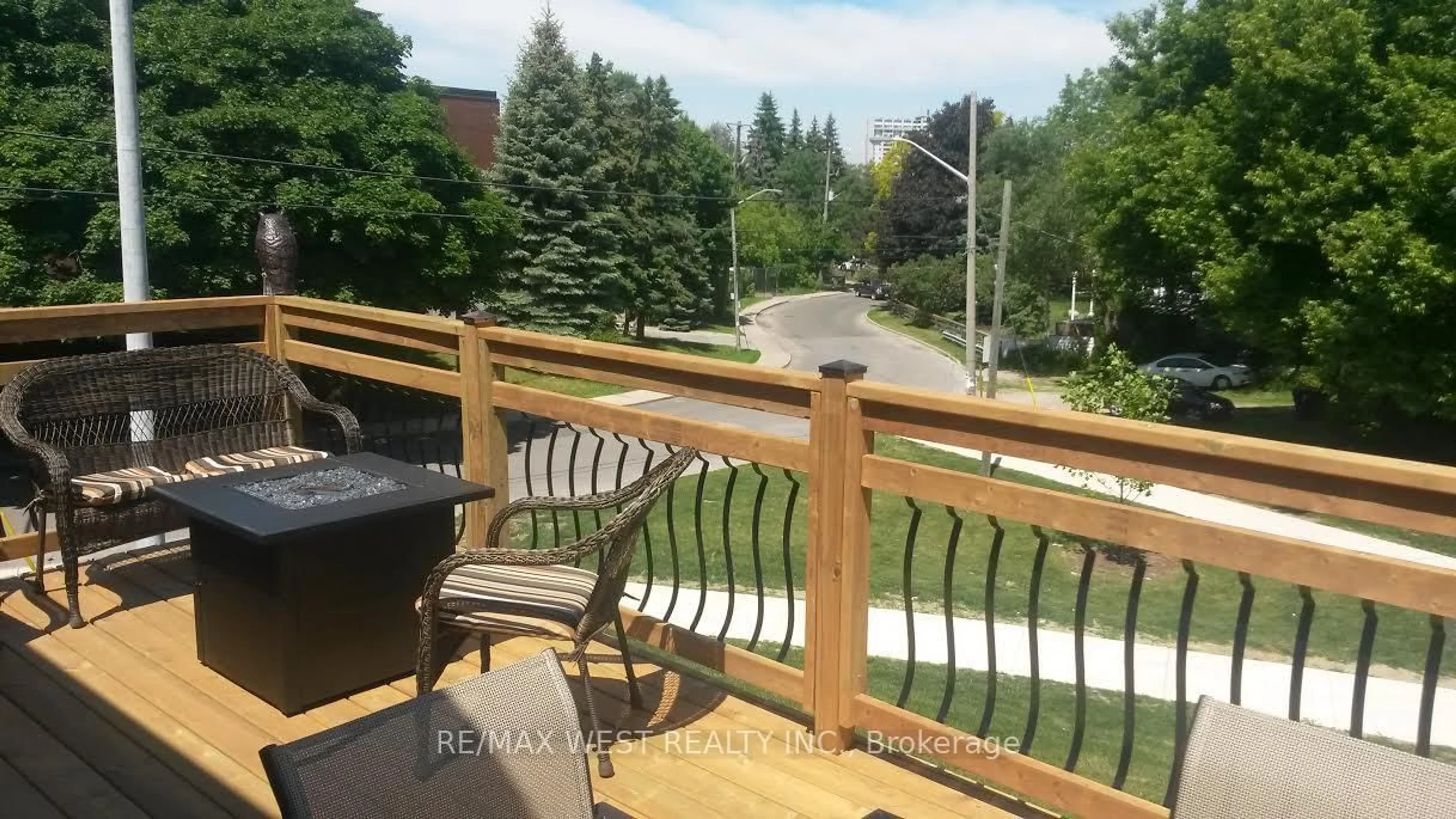Patio, unknown for 263 Oak Park Ave, Toronto Ontario M4C 4N4