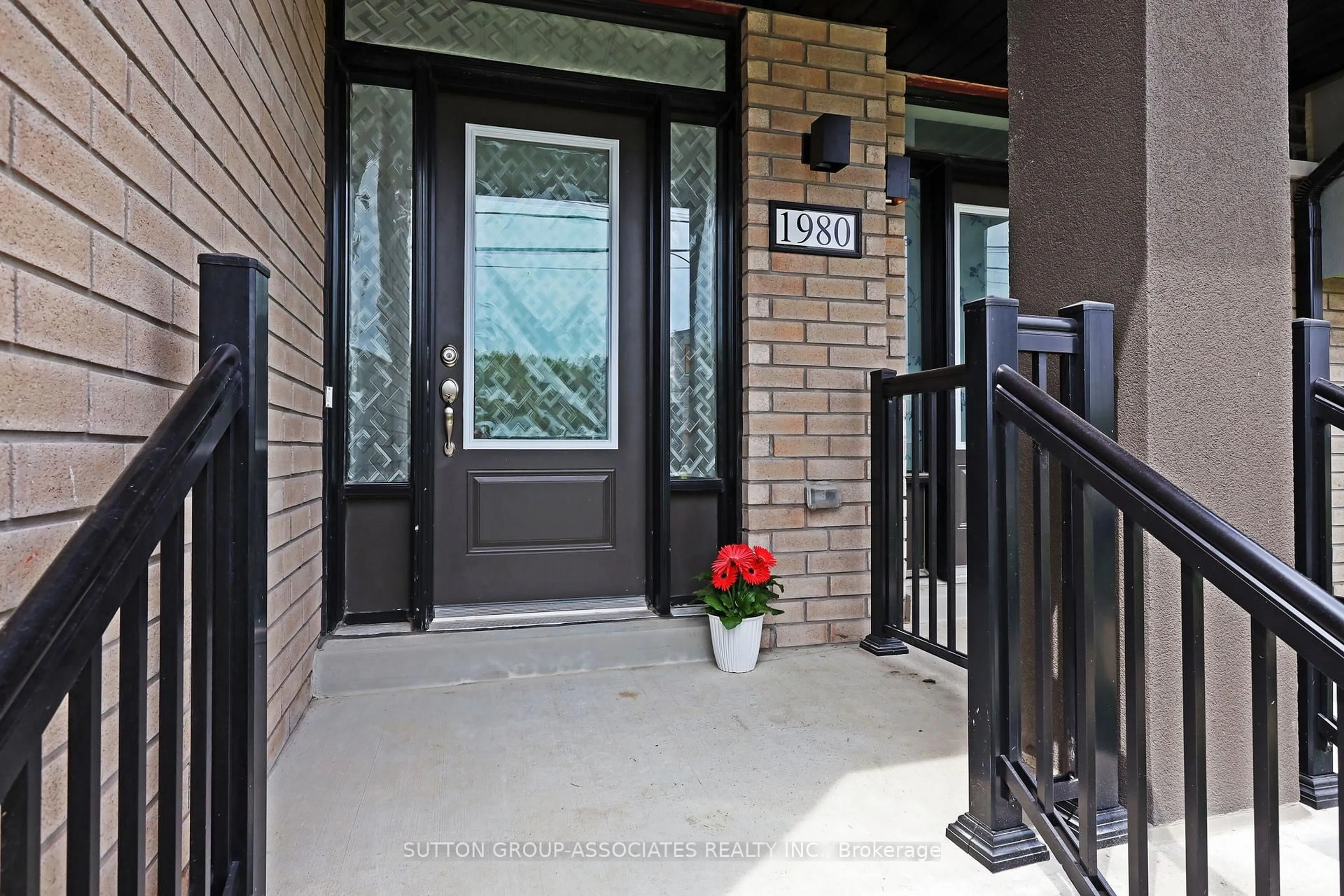 Indoor entryway for 1980 Wilson Rd, Oshawa Ontario L1H 7K5