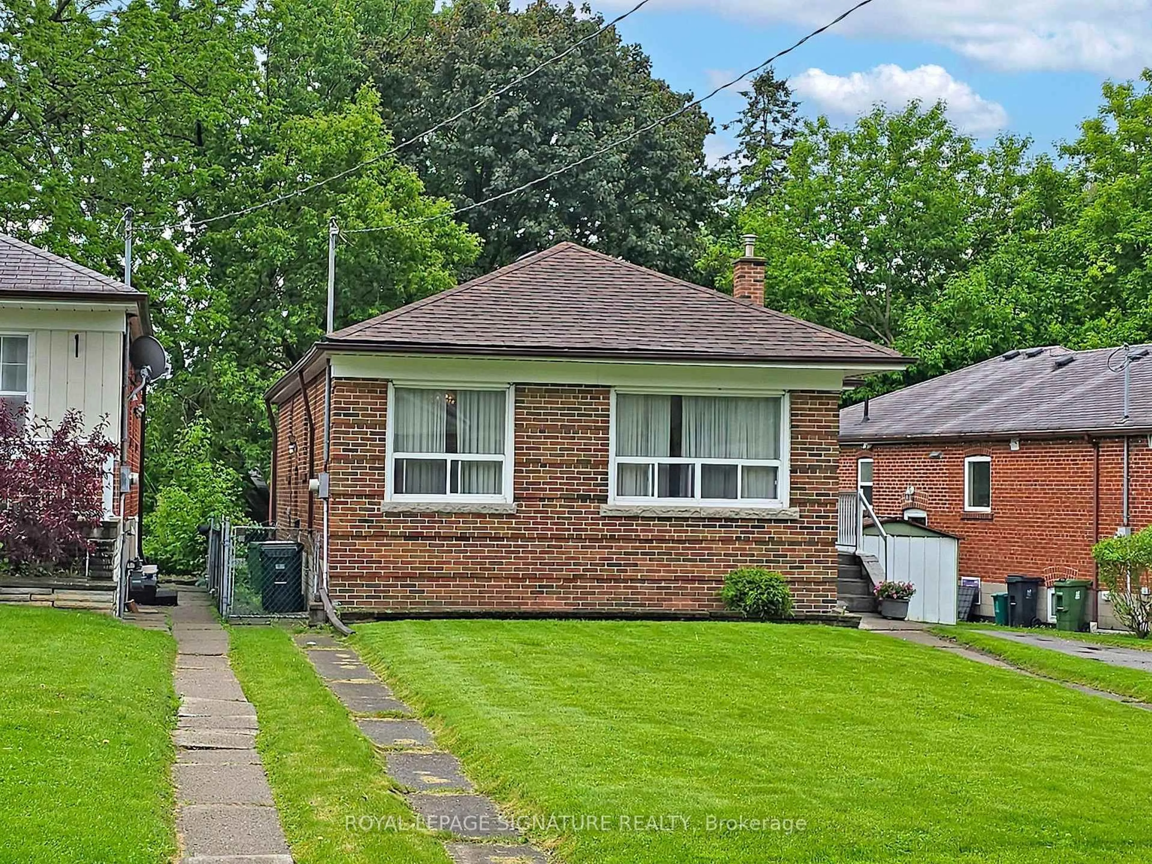 Home with brick exterior material, street for 25 Mackinac Cres, Toronto Ontario M1J 1P8